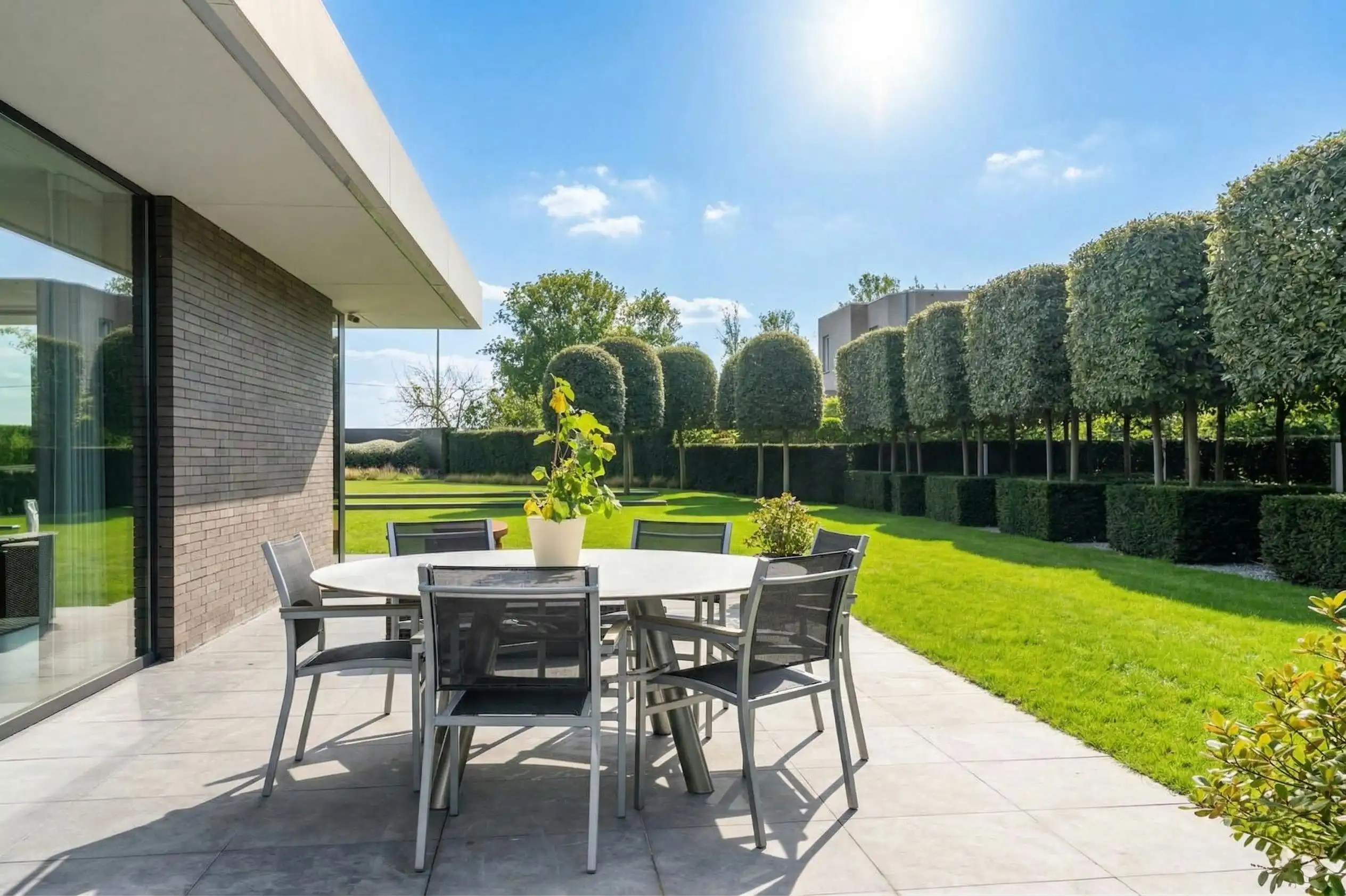 Exclusieve villa op prachtig perceel grond te koop te Leffinge! foto 3