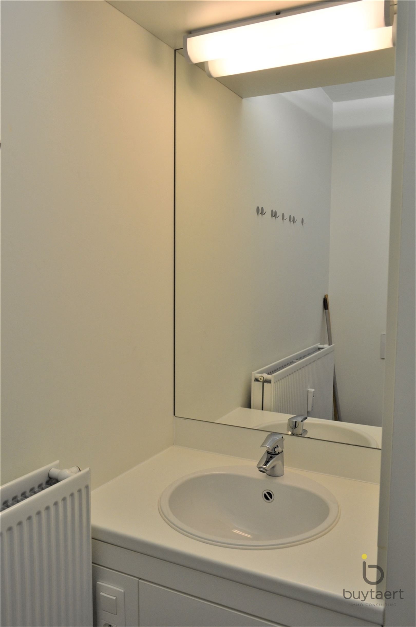 Gelijkvloers gemeubeld KOT te koop nabij de Universiteiten te Antwerpen! foto 4