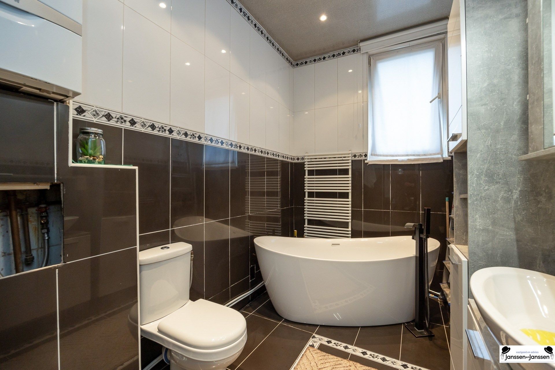 Ruime instapklare woning met 3 à 4 slaapkamers in 2060 Antwerpen! foto 18