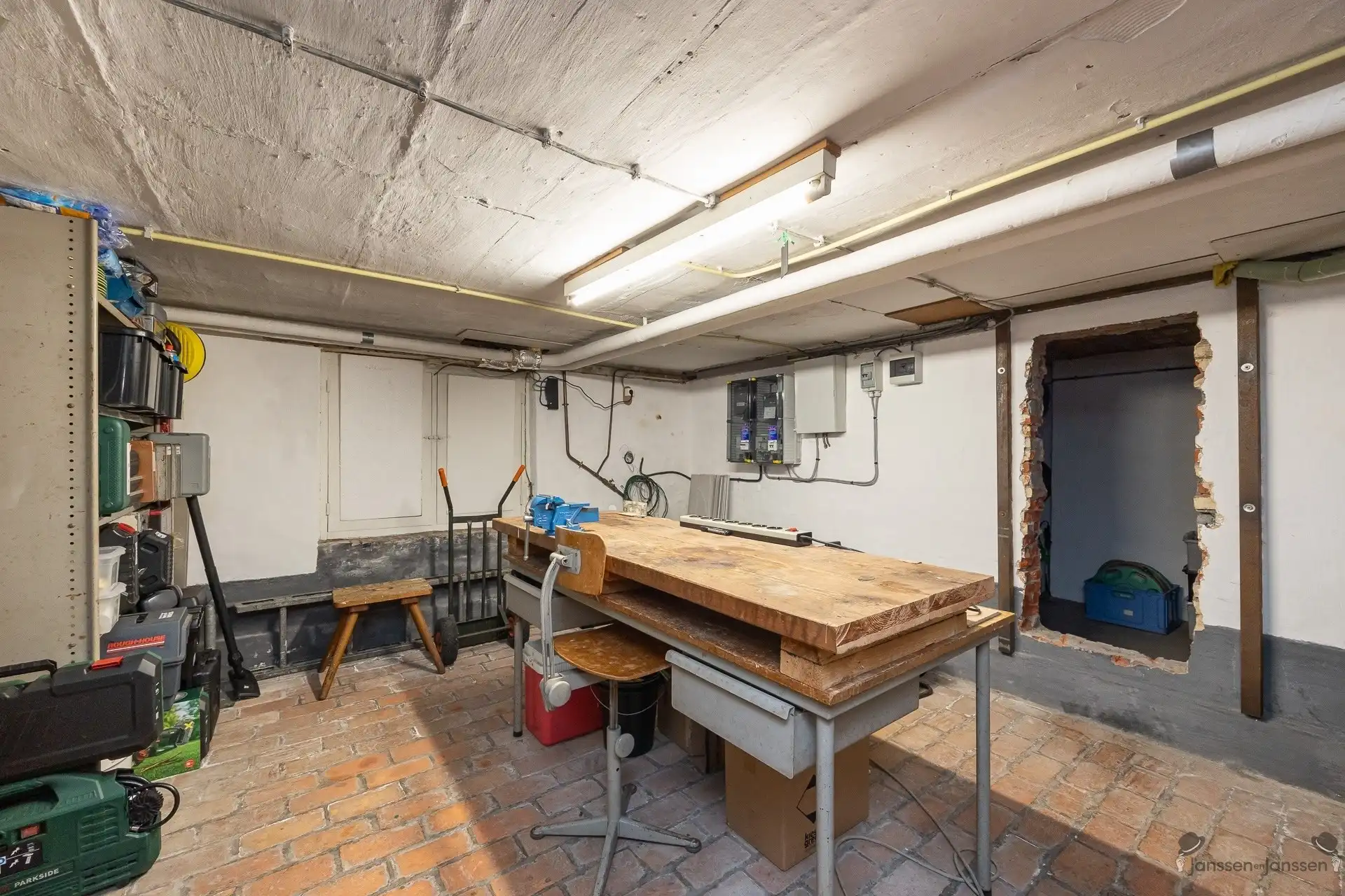 Unieke kans in het hart van Brasschaat karaktervolle villa met dubbele woningstructuur op prachtig perceel van 2.080 m² foto 18