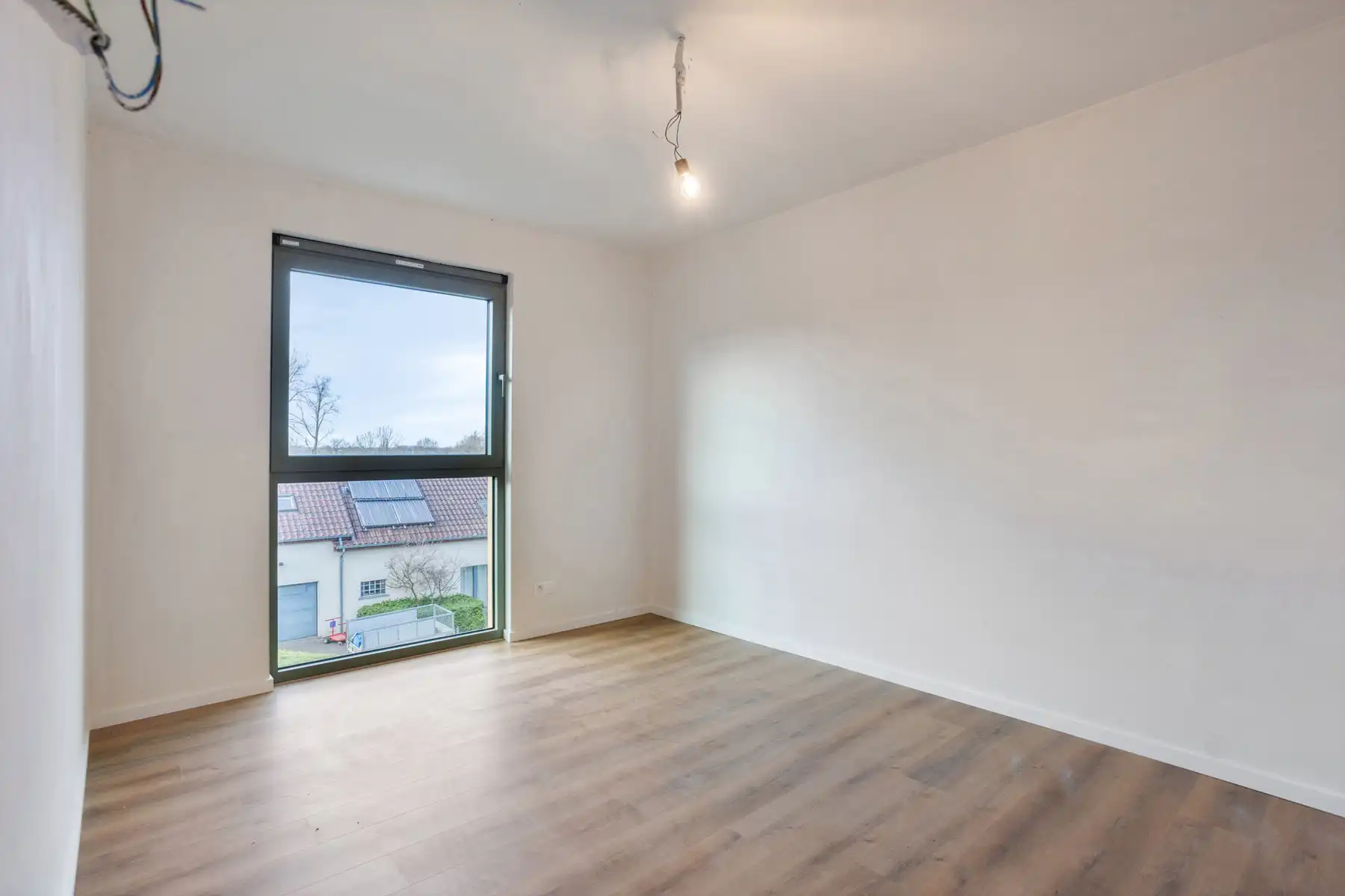 Afgewerkte nieuwbouwwoning met 4 slaapkamers foto 17