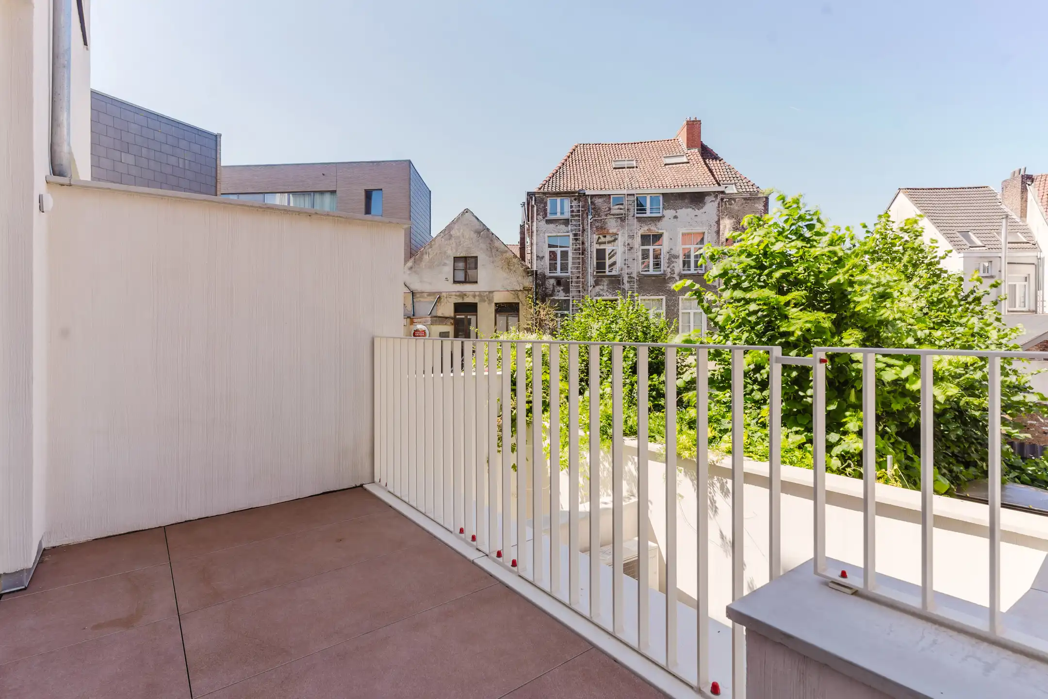 Funkey Townhouse met 3 slpk, tuin en terras in centrum Gent foto 10