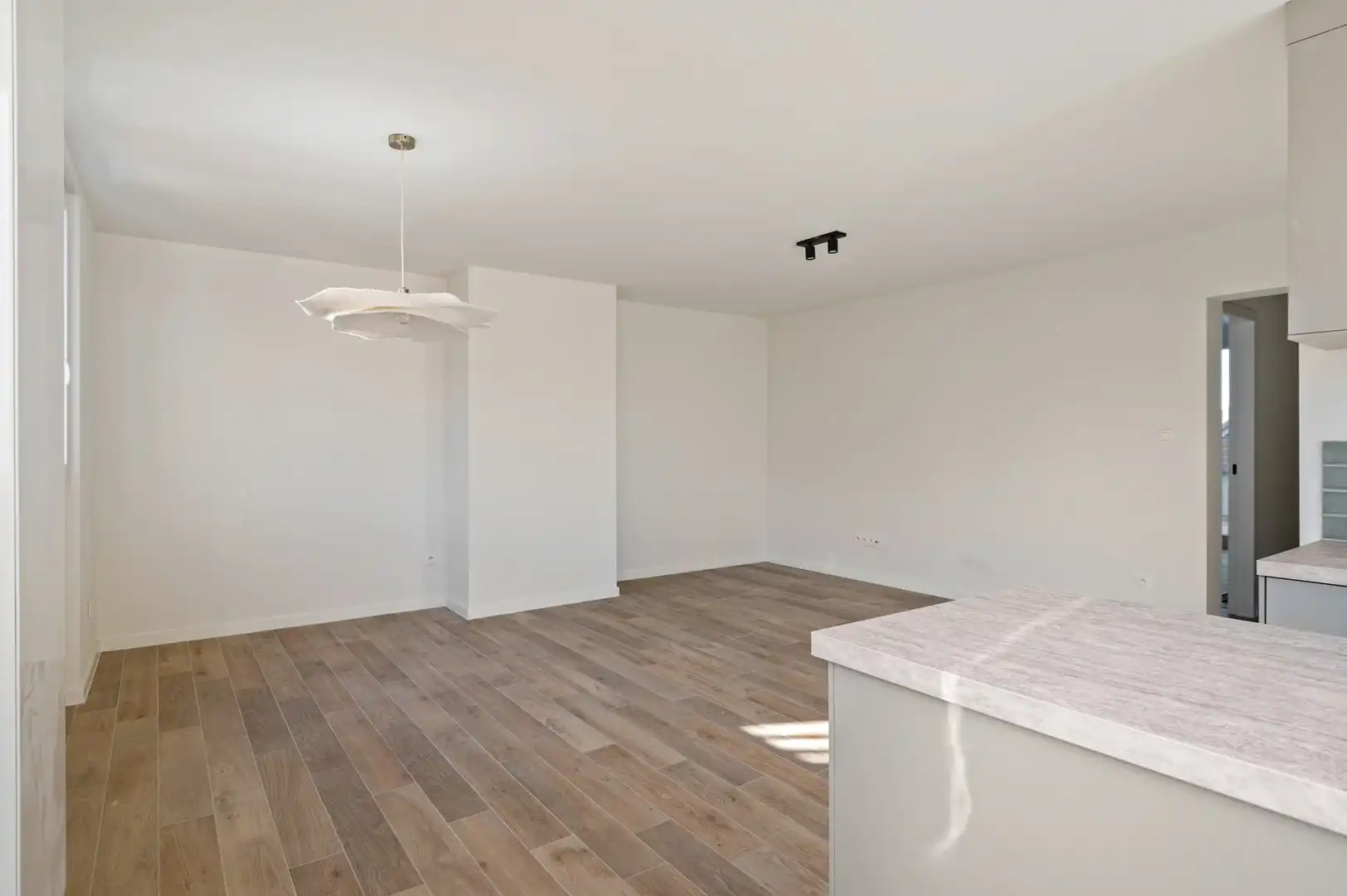 Gerenoveerd hoekappartement met terras in centrum Brasschaat foto 7