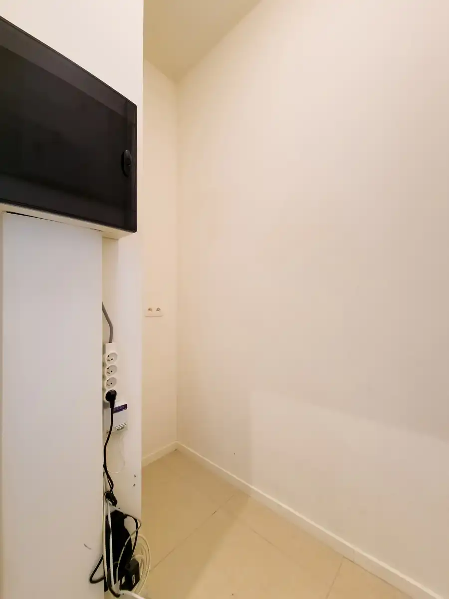 Ongemeubeld 1 slaapkamer app. met mooi terrras foto 13