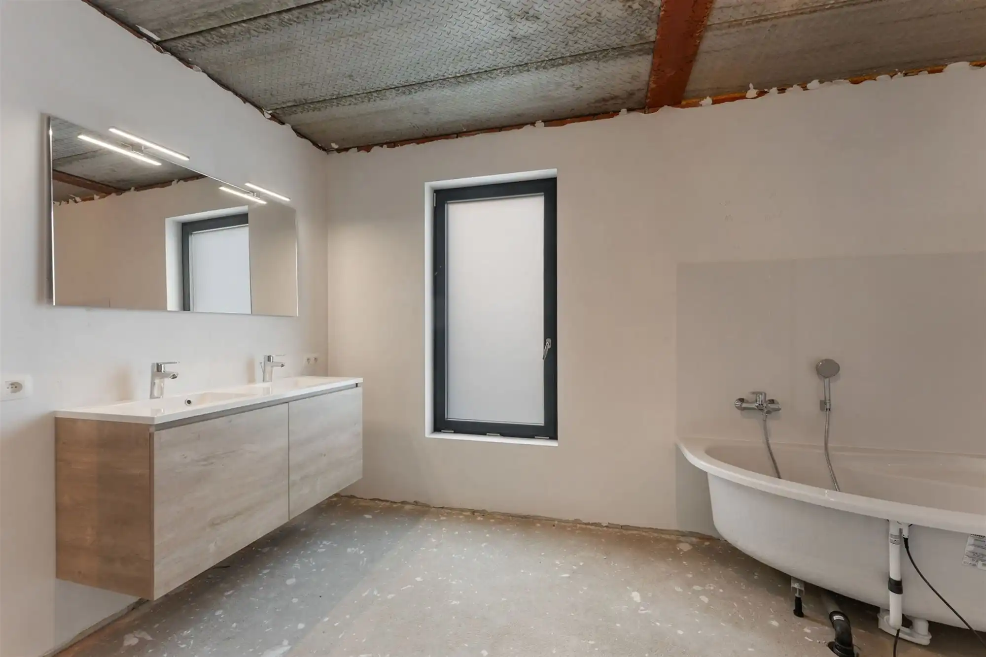 AF TE WERKEN RUIME WONING (222M²) MET 2 SLAAPKAMERS EN TUIN MET TUINKAMER OP 6A 81CA TE PAAL  foto 13