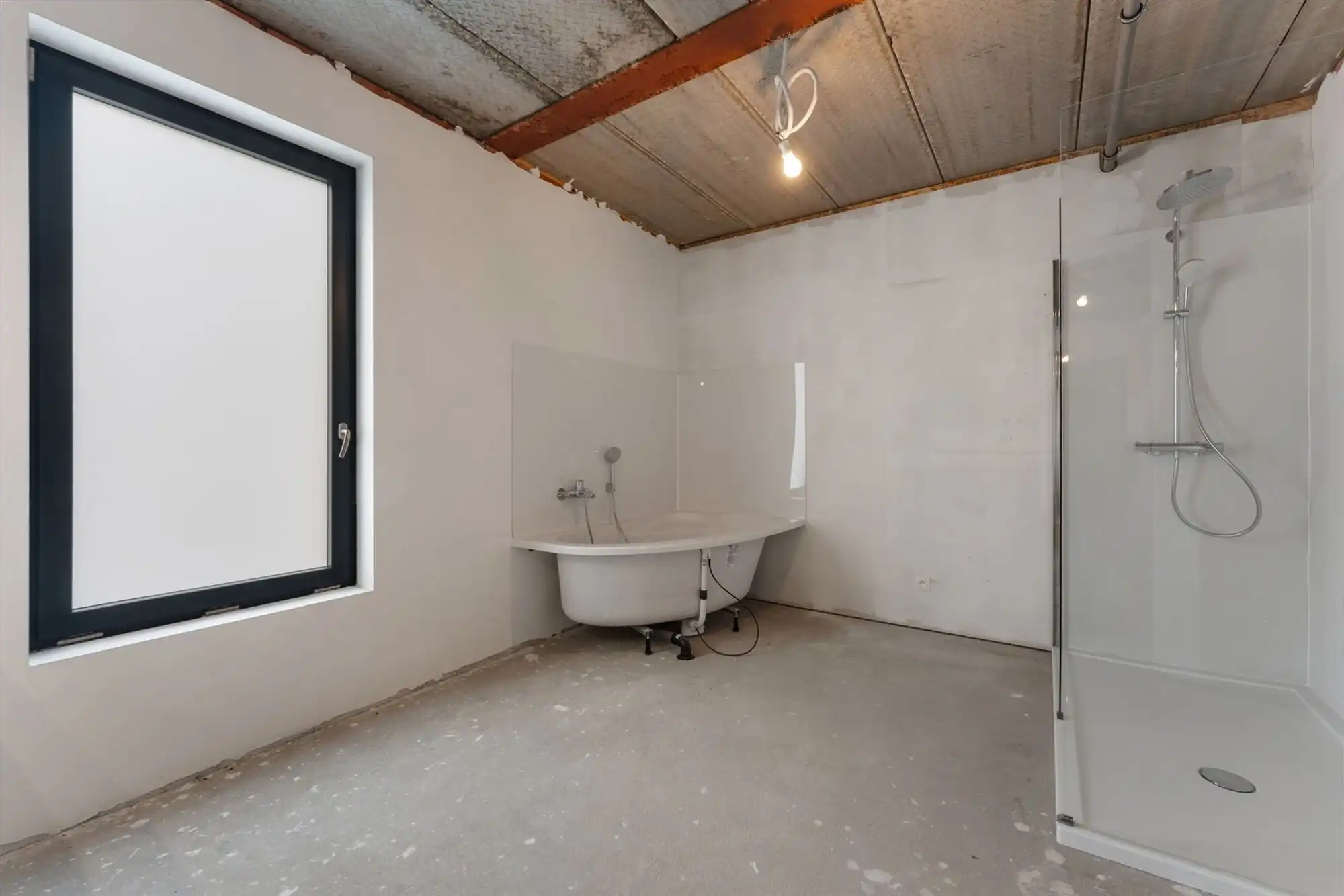 AF TE WERKEN RUIME WONING (222M²) MET 2 SLAAPKAMERS EN TUIN MET TUINKAMER OP 6A 81CA TE PAAL  foto 13