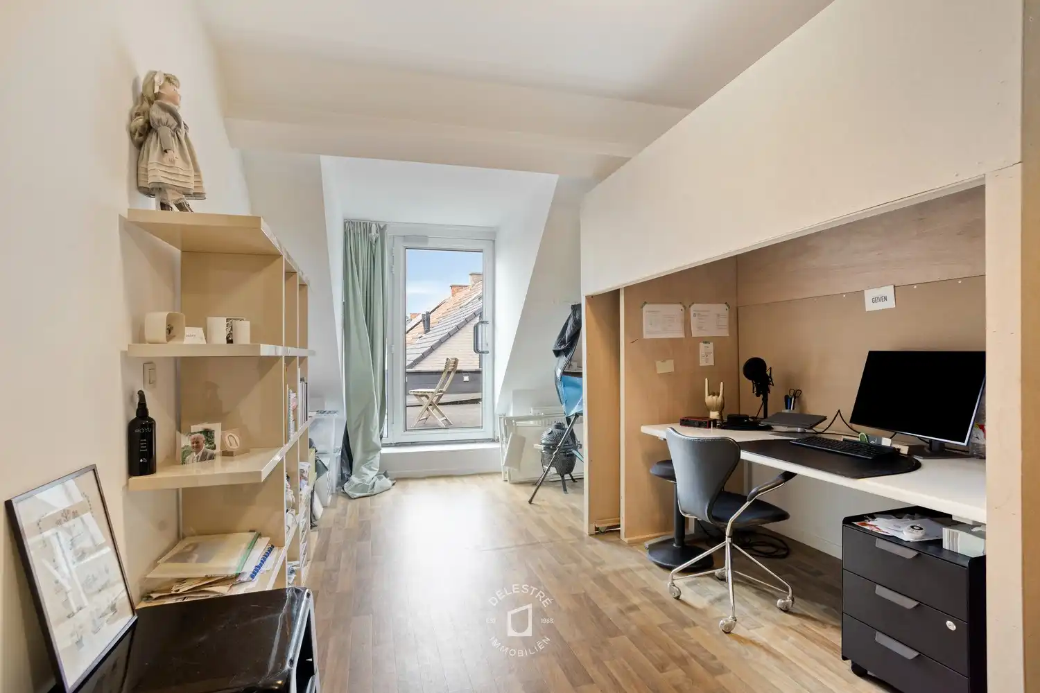 Verrassend ruime en energiezuinige gerenoveerde woning met dakterras en open zicht foto 23