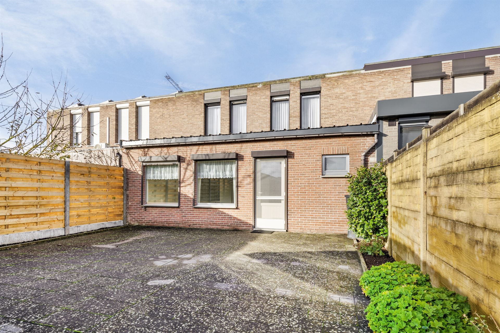 Instapklare woning met 3 slaapkamers en tuintje foto 6