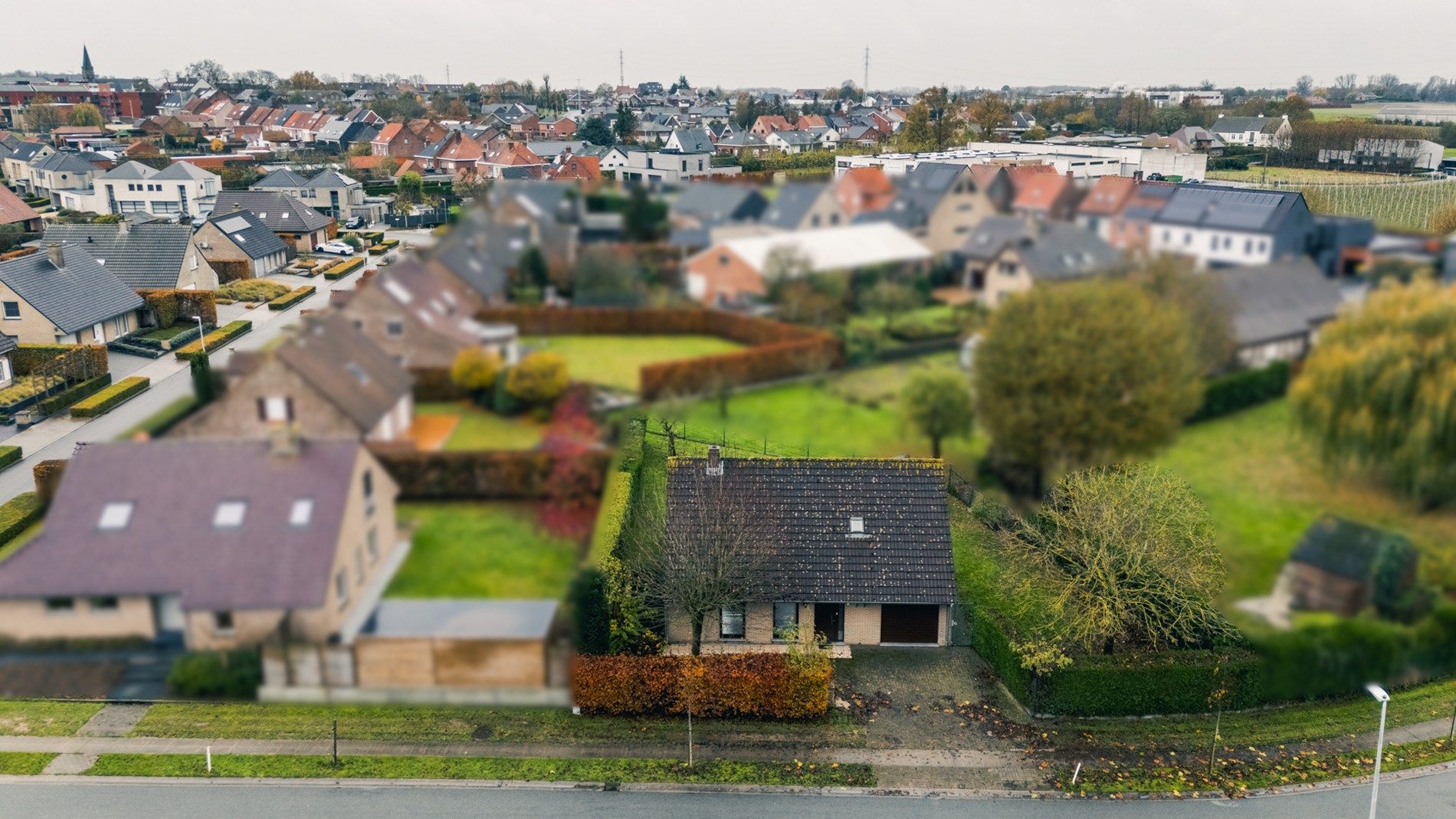 Open bebouwing op 950 m² met 4 kamers en garage foto 6