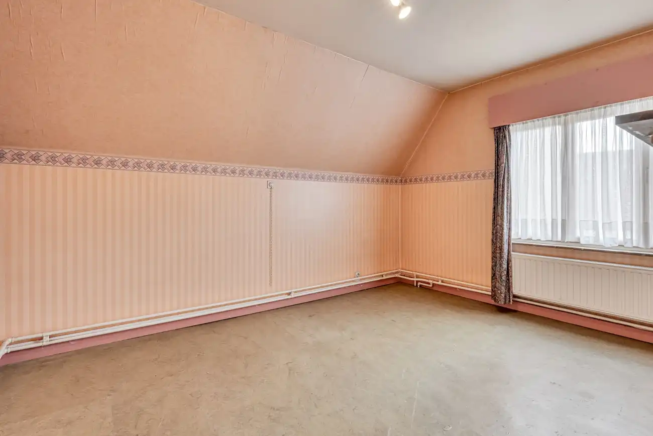 Charmante te renoveren woning met 3 slaapkamers in het rustige Desteldonk foto 15