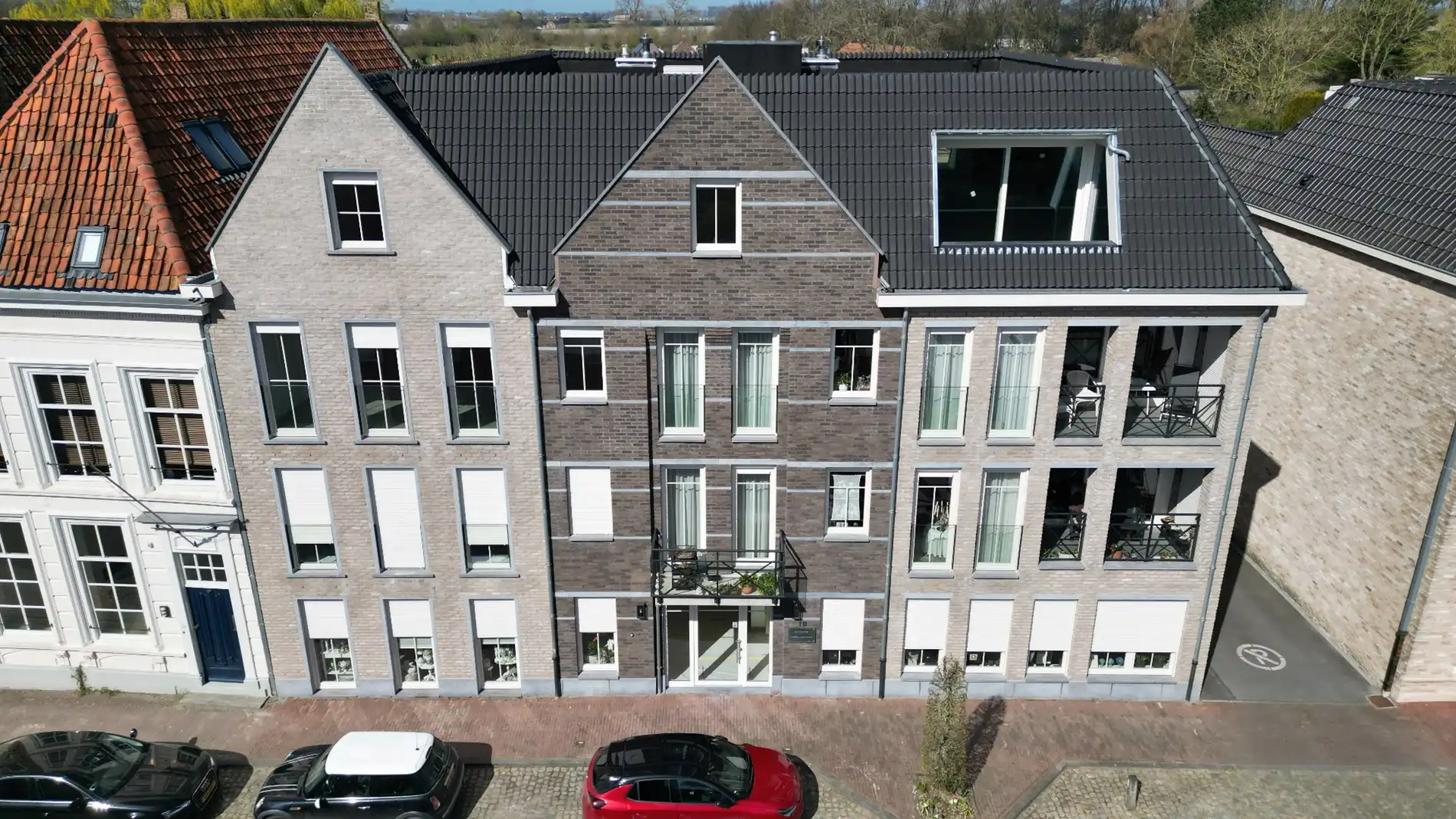 Instapklaar appartement met balkon en parkeerplaats in Aardenburg foto 3