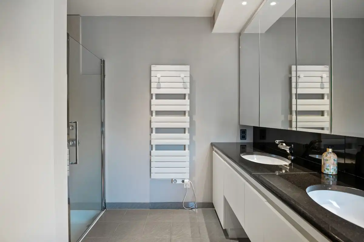 Architecturale villa op 3451 m² met 5 slaapkamers omgeven door natuur. foto 17