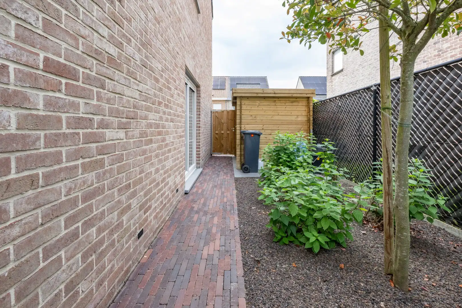 Moderne, energiezuinige woning met zwembad foto 22