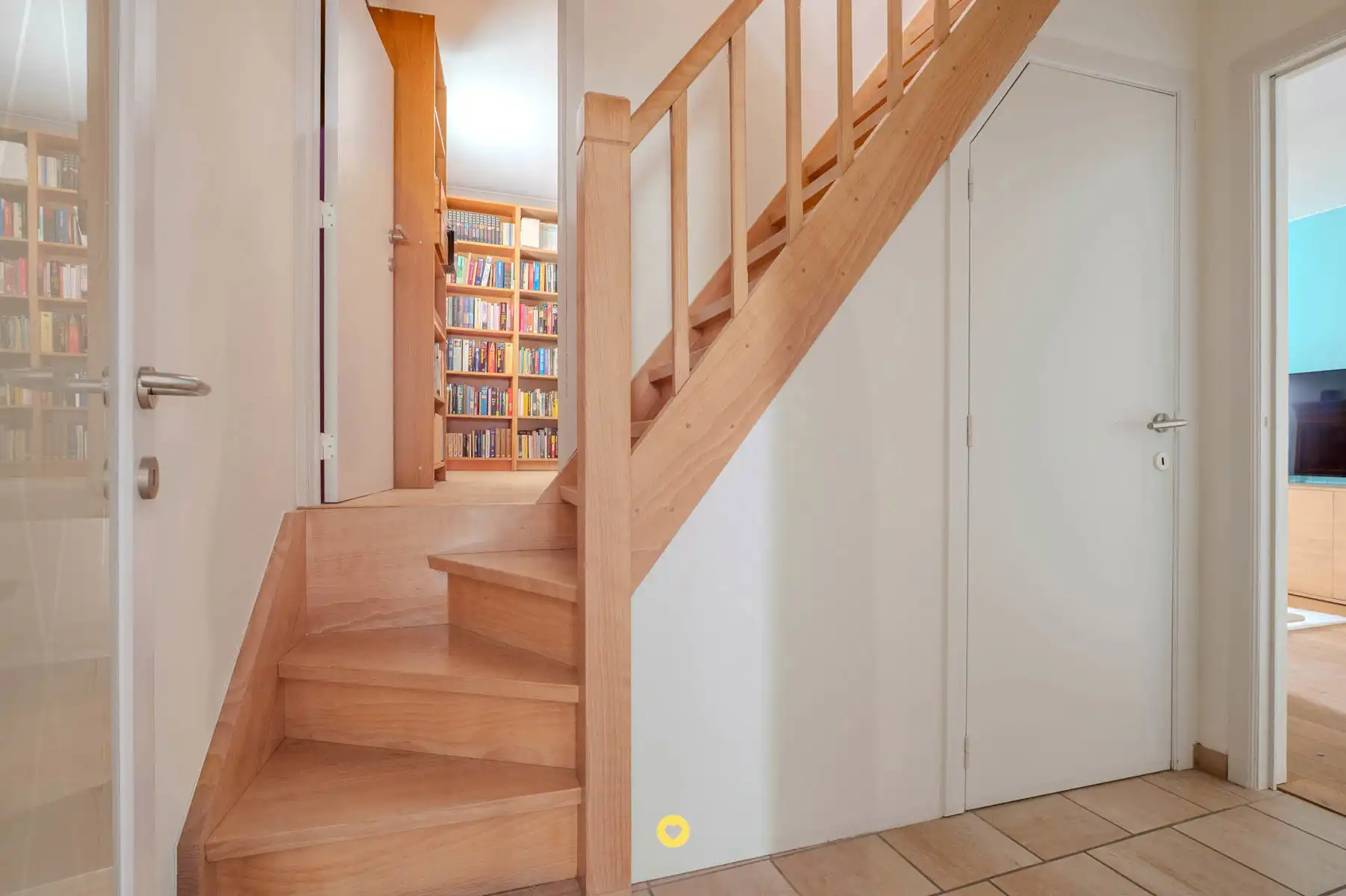 HOB met praktijkruimte, 4 slaapkamers, garage en zonnige tuin foto 13