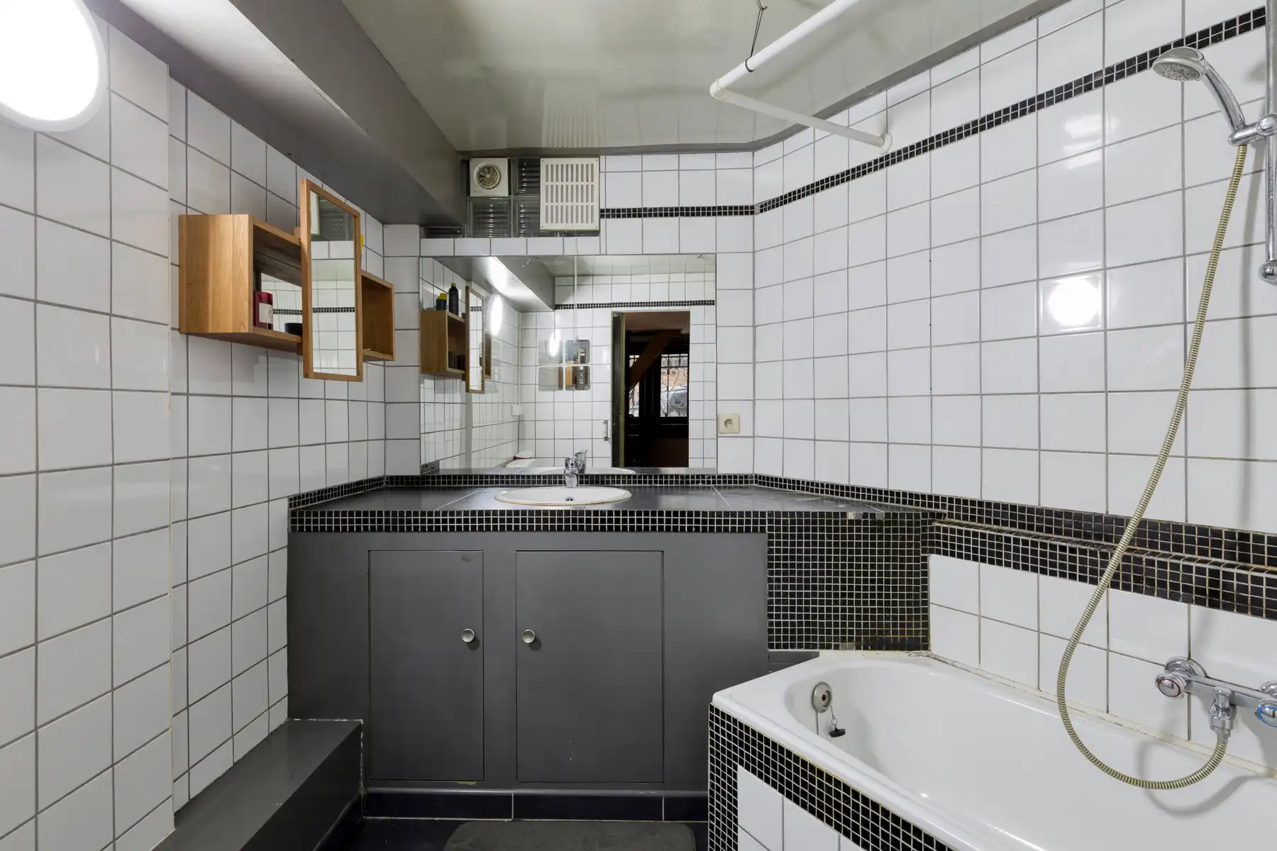 Eengezinswoning, thans ingedeeld in 3 woonunits. foto 7