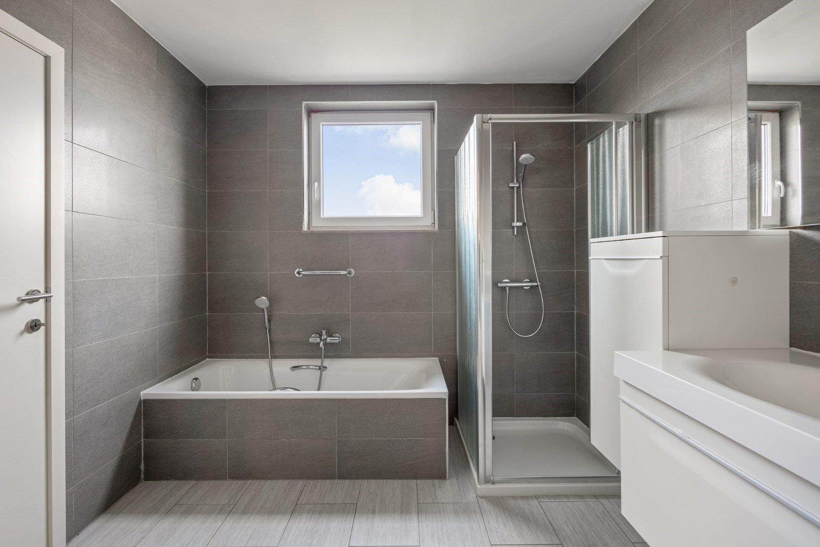 Luxe penthouse appartement te Hasselt/Kermt foto 17