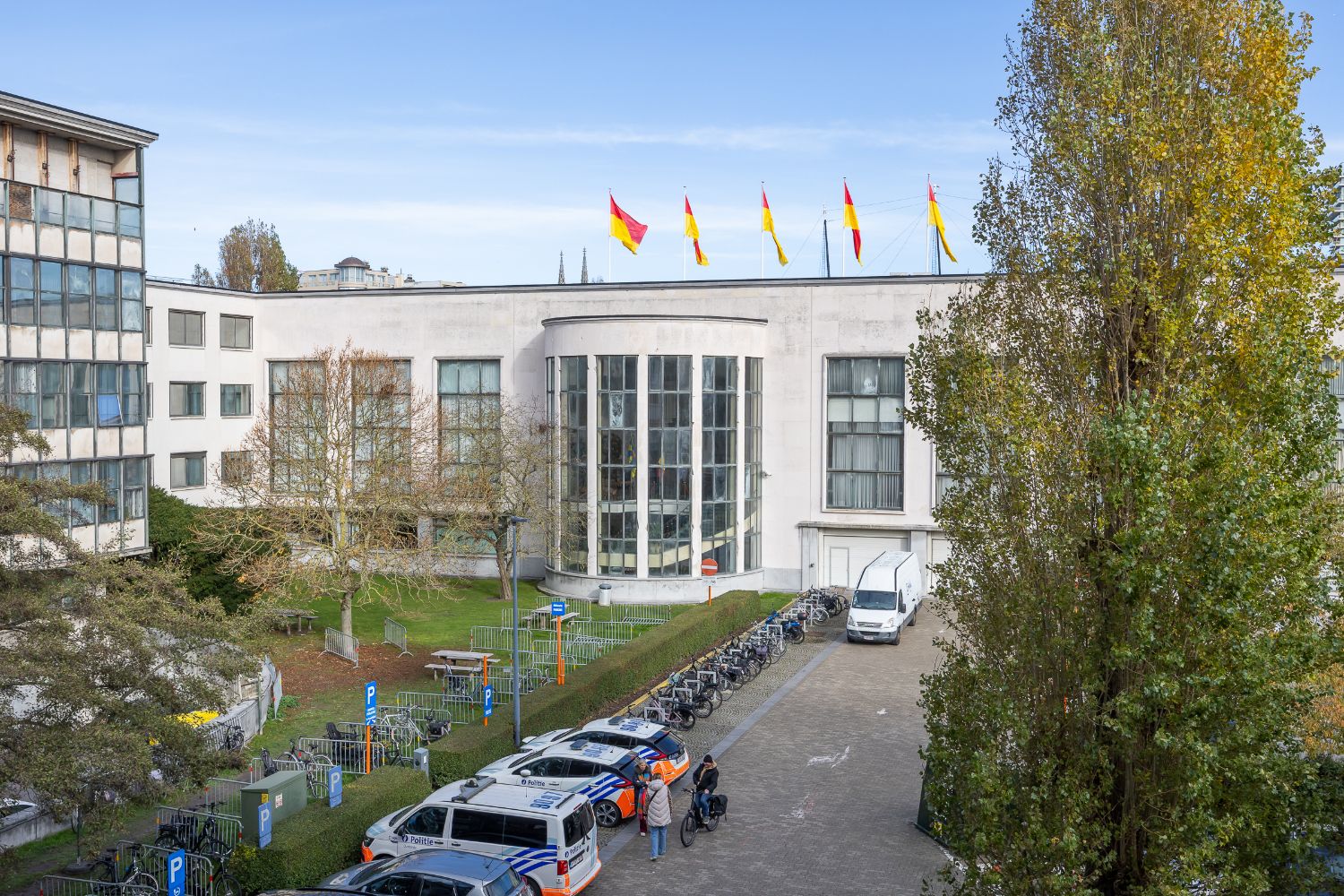 Gerenoveerd appartement met open zicht! foto 10