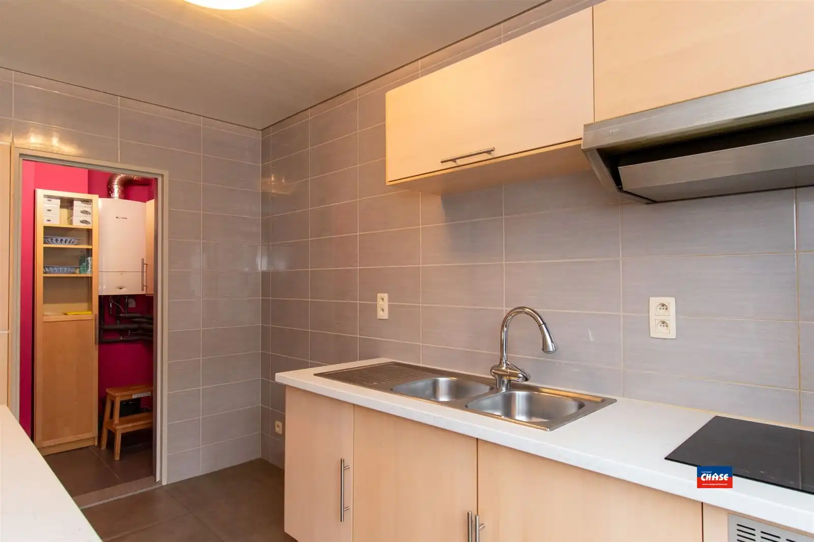 Instapklaar appartement met 2 slpks + P  foto 8