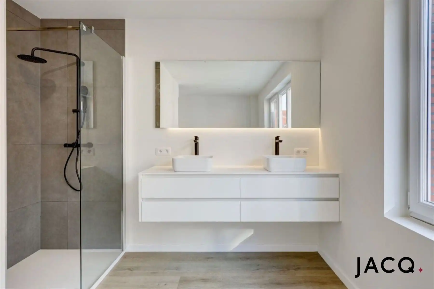 Volledig gerenoveerde woning nabij het centrum! foto 17