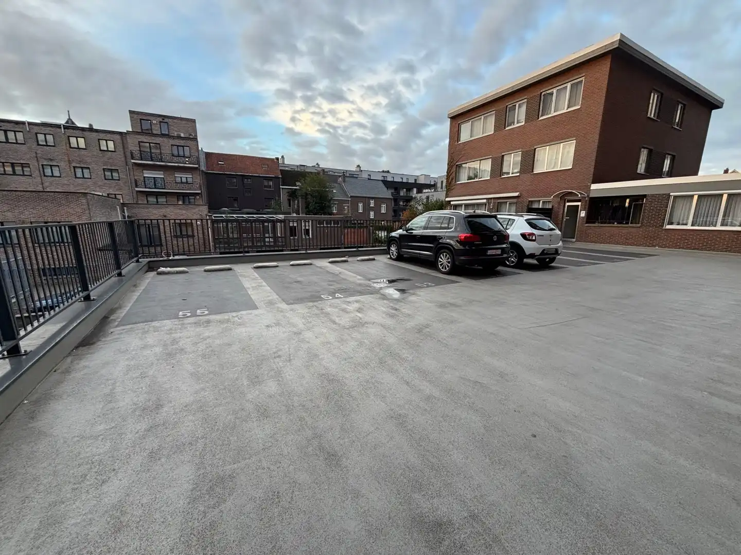 STaanplaats te huur in Genk! foto 3