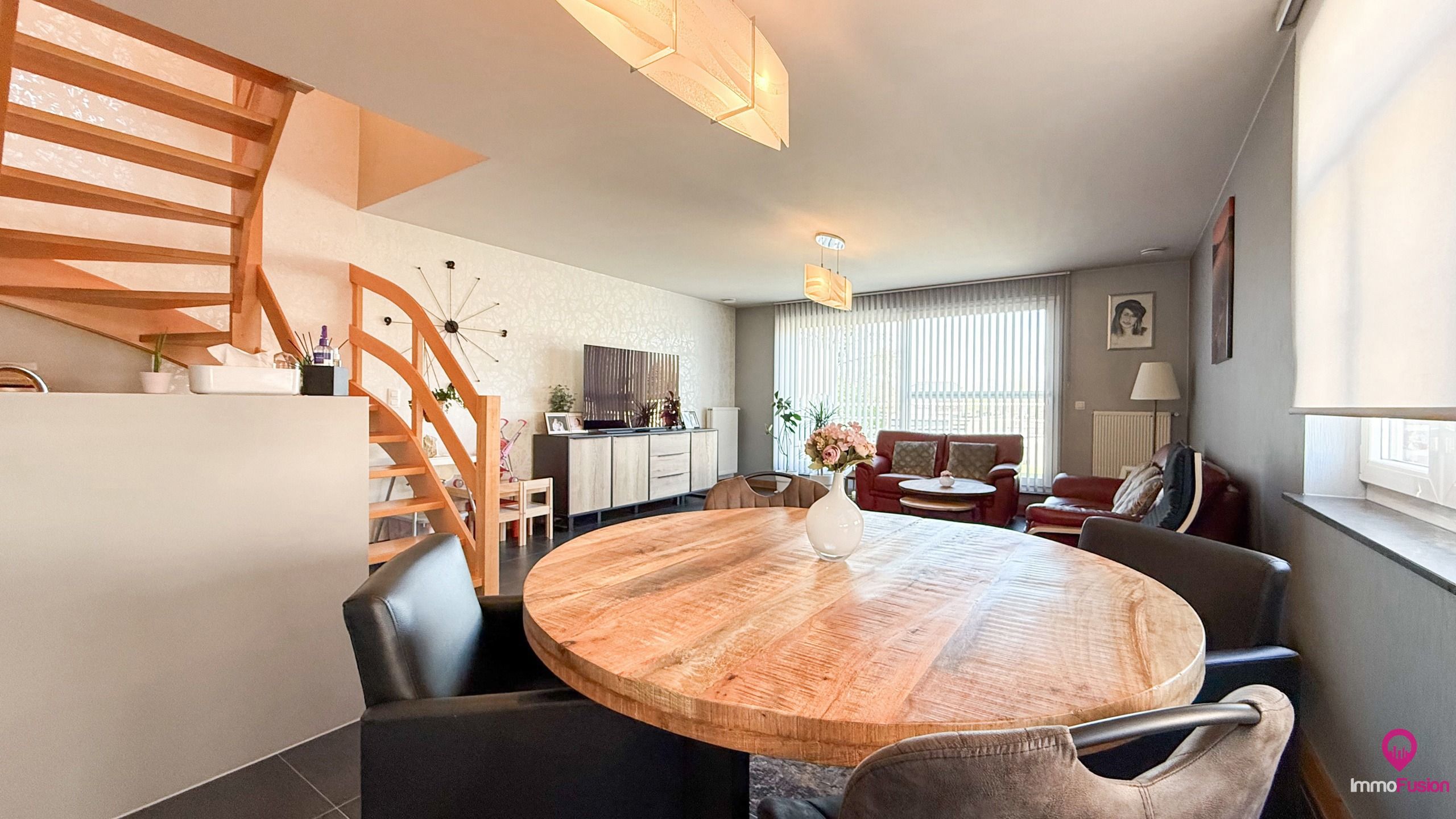 Instapklaar duplex appartement met 3 slaapkamers en terras! foto 8
