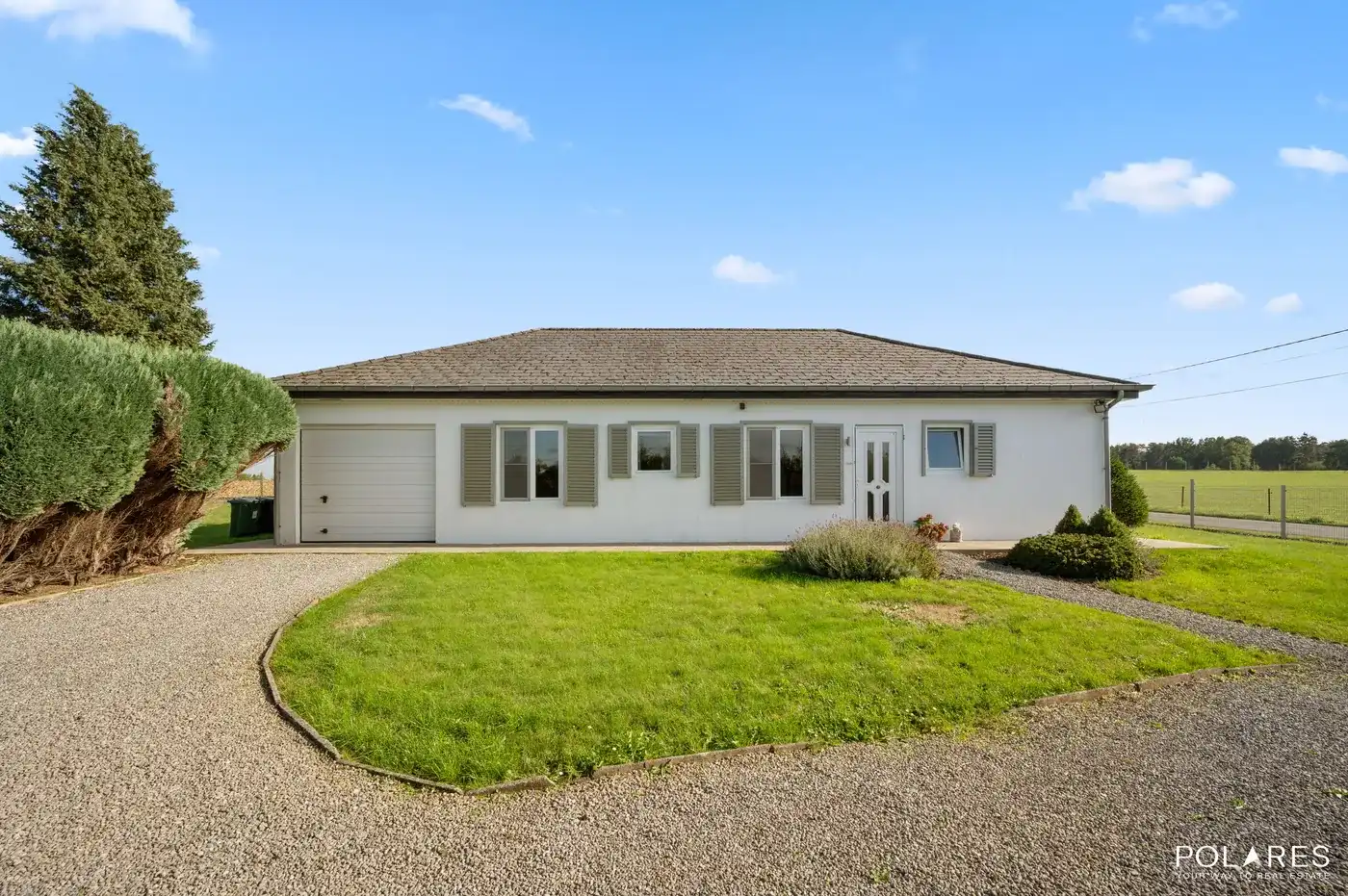Fantastisch gelegen vrijstaande bungalow foto 4