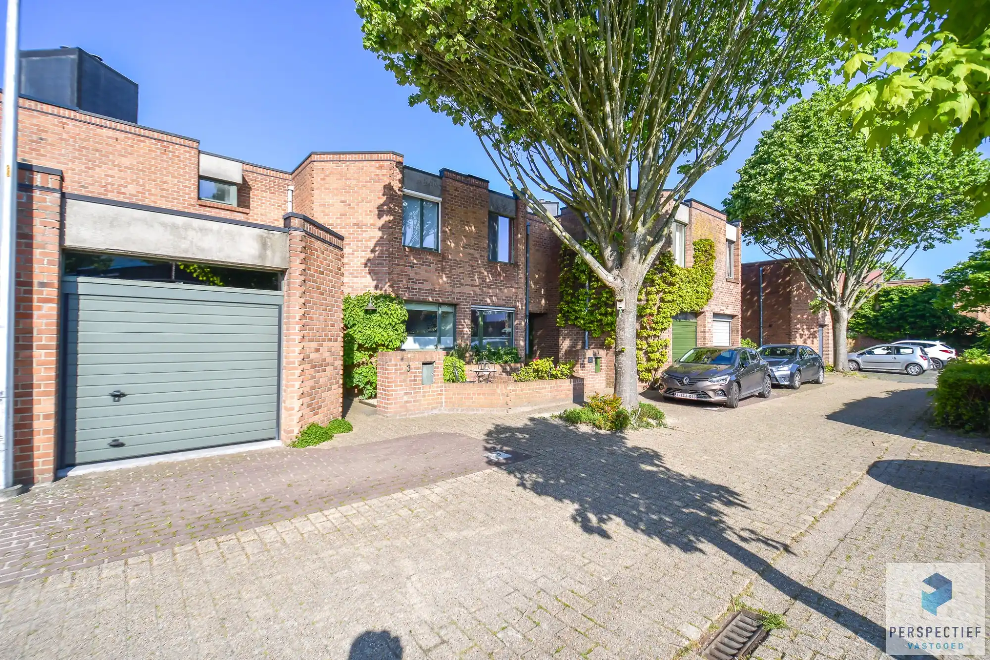 Ruime goed onderhouden woning met 3 slpk en tuin foto {{pictureIndex}}