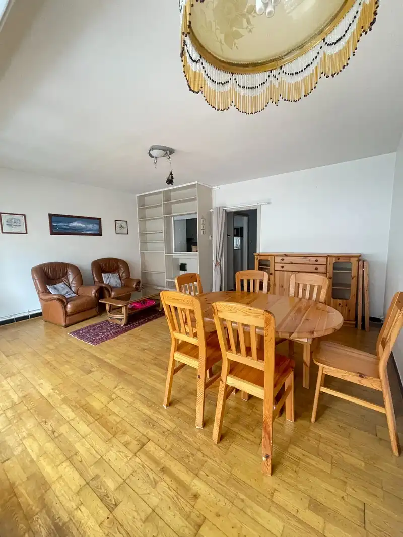 Ruim appartement te koop middenin het centrum van Westende-Bad foto 4