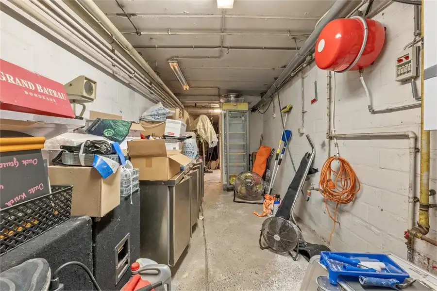 RUIM HANDELSPAND MET WOONST IN SINT-TRUIDEN foto 24