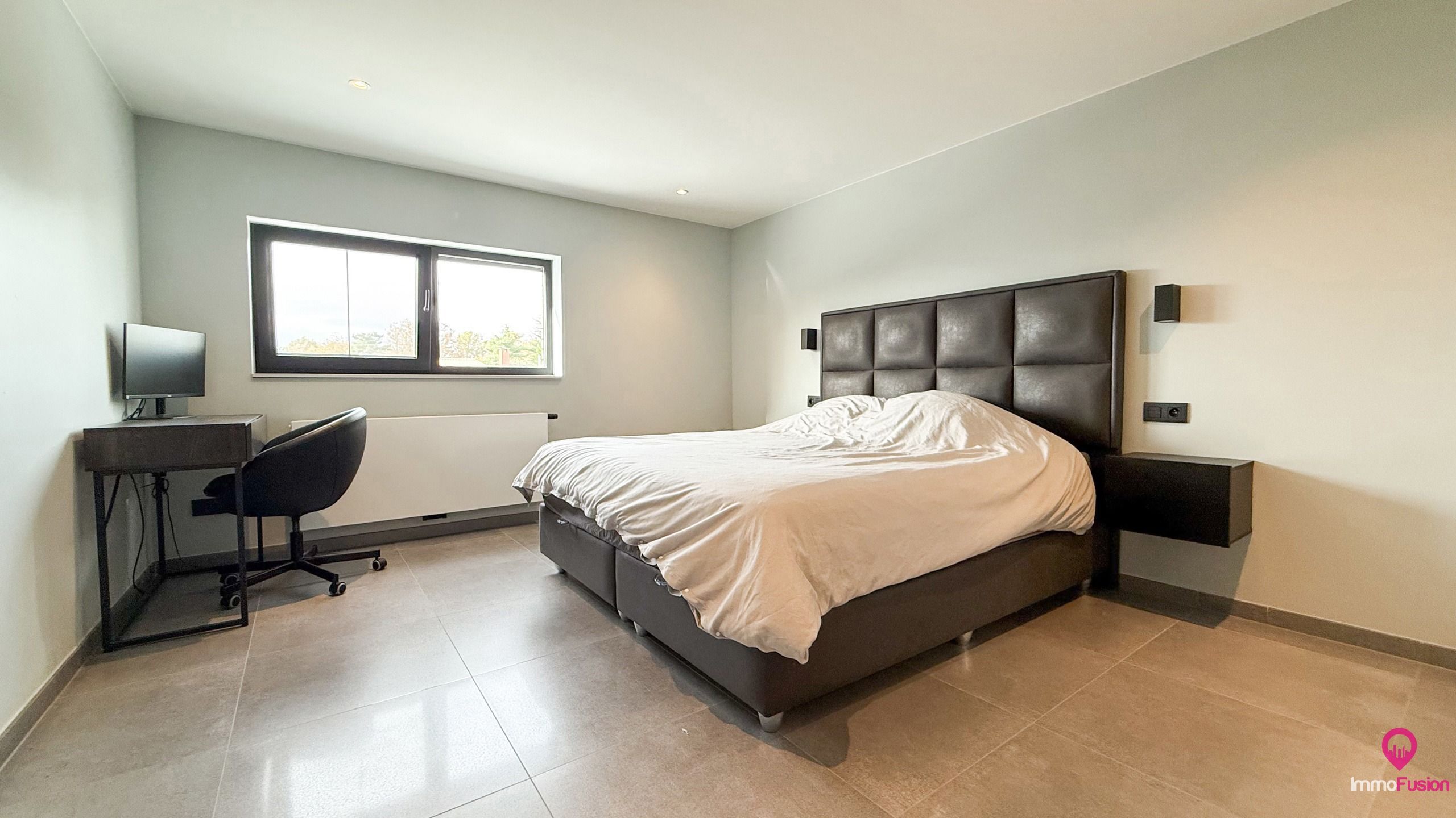 Instapklare, volledig gerenoveerde woning met 4 slaapkamers! foto 25