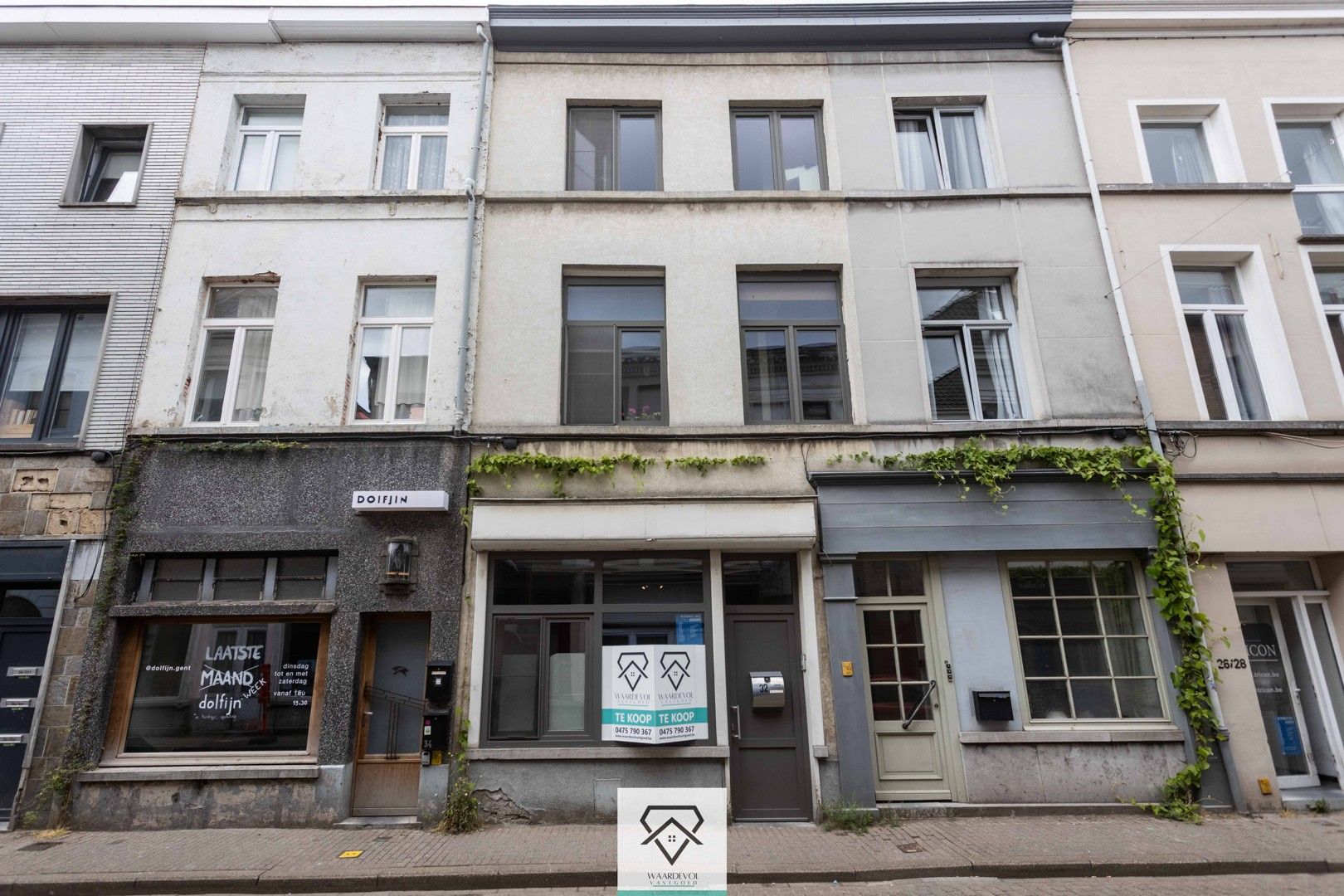 Instapklare stadswoning met 3 slaapkamers te koop foto {{pictureIndex}}