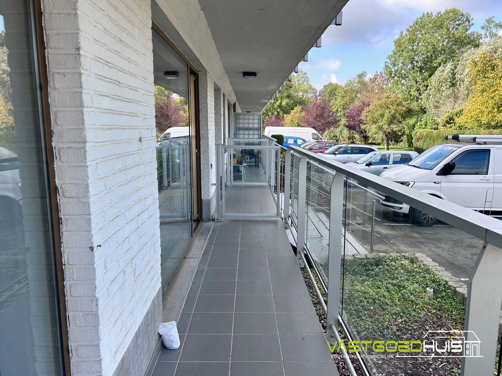 Ruim, gelijkvloers appartement met terras foto 21