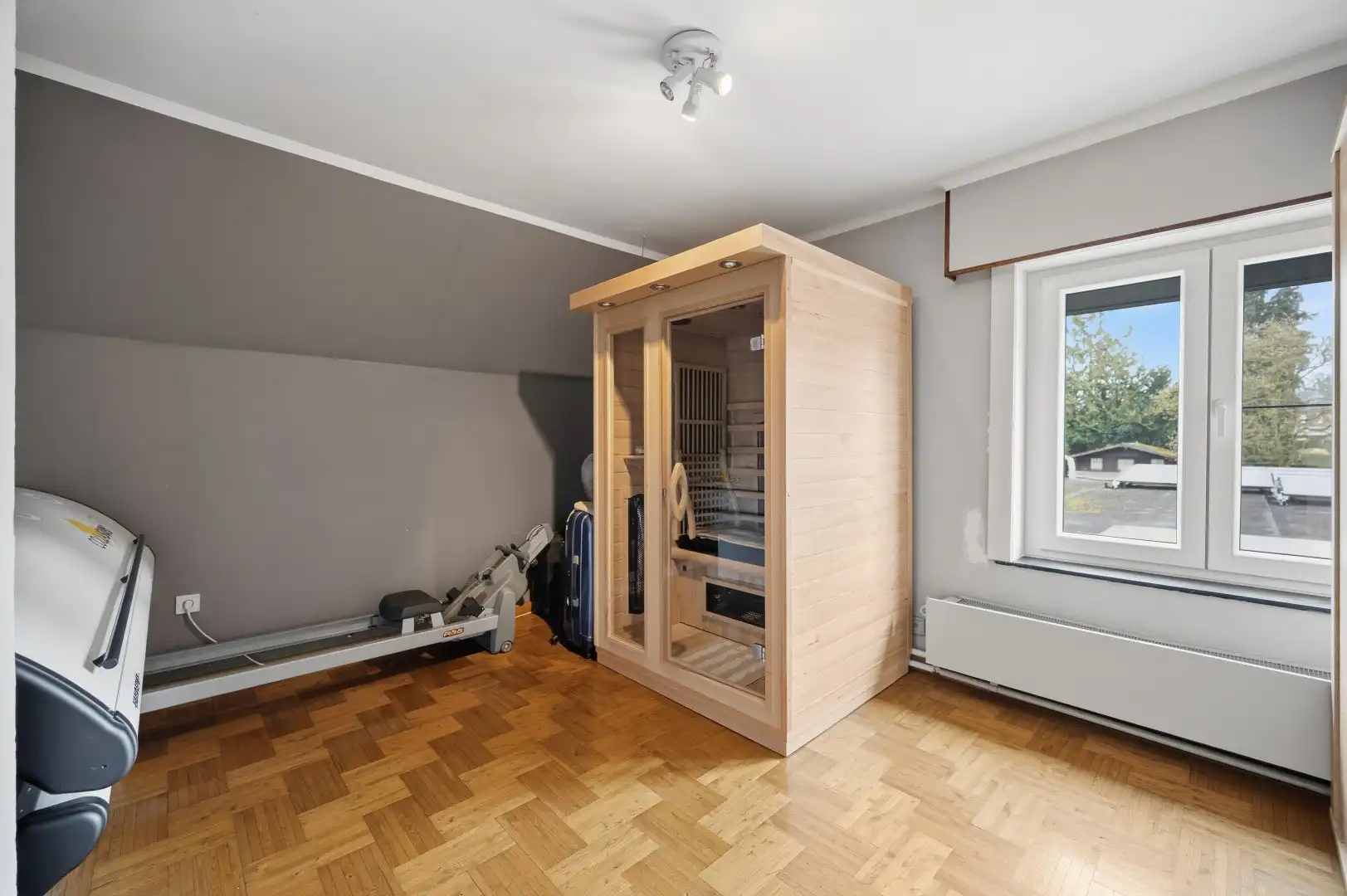 Instapklare woning met handelspand op een goede locatie foto 4