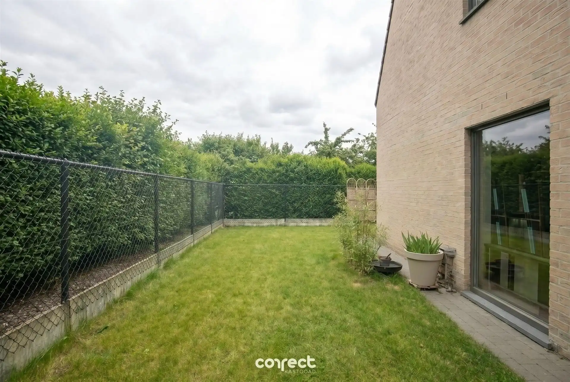 Recente woning met garage en 3 slaapkamers. foto 15