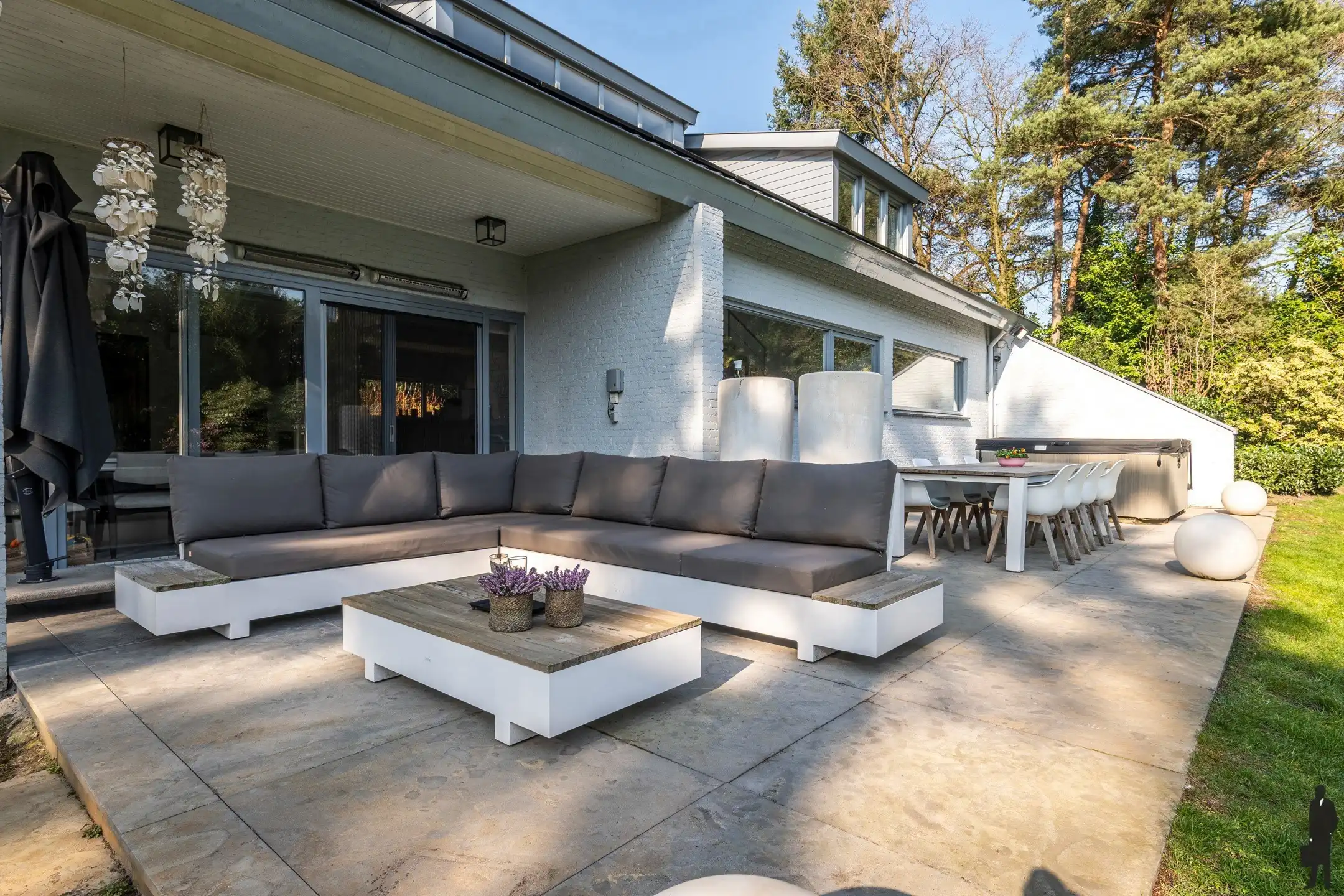 In de Meerse bergen treffen we op een ruim perceel van ca. 2.735m² deze knappe, lichtrijke villa foto 49