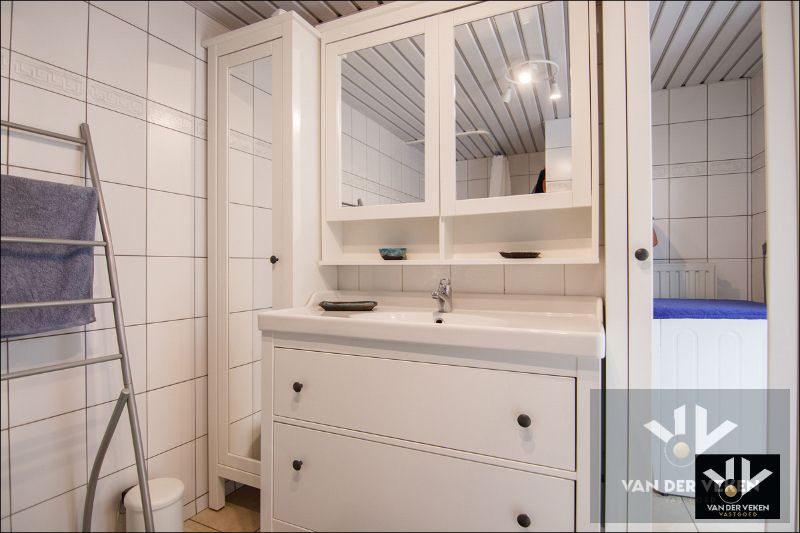 RUIME, VERZORGDE RIJWONING MET TOFFE STADSTUIN foto 13