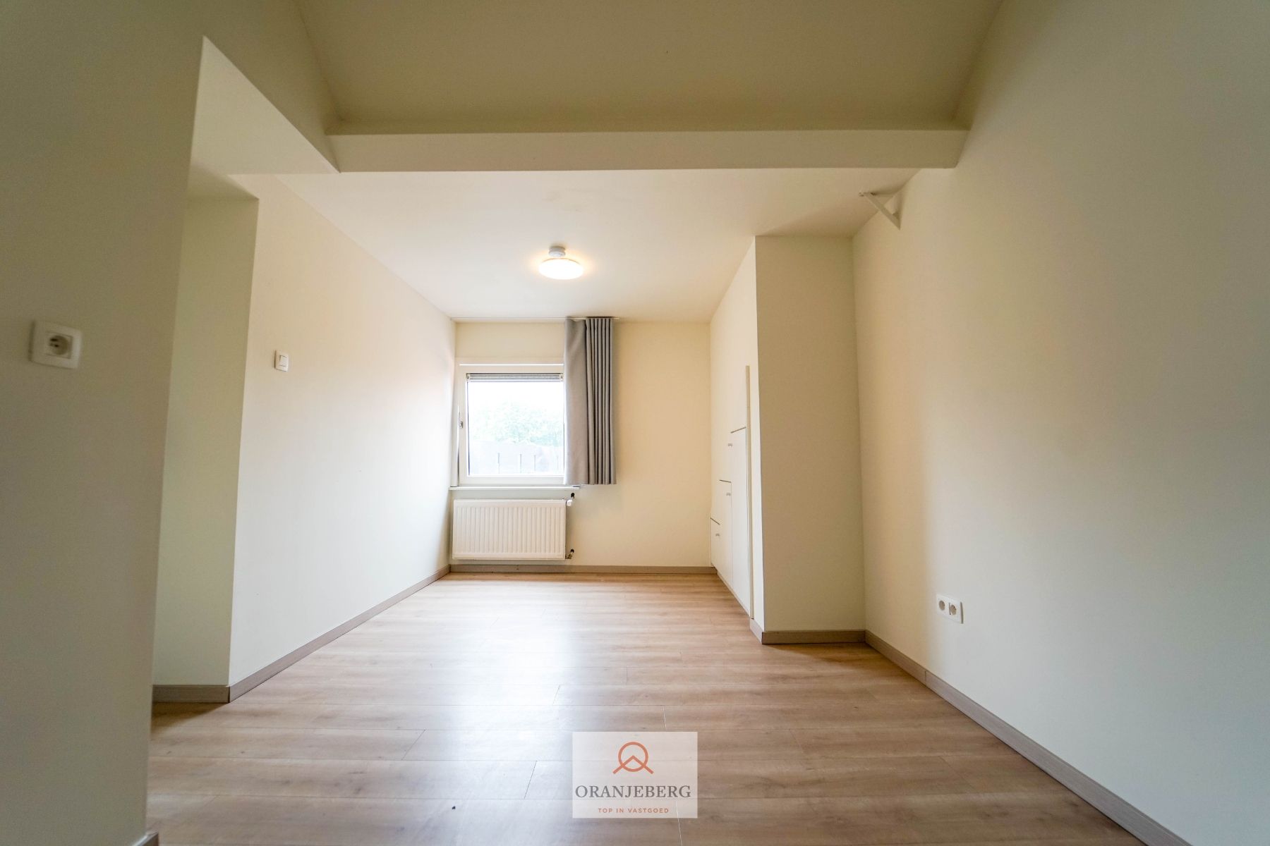 Goed bereikbare rijwoning nabij UZ met 6 slaapkamers te huur foto 21