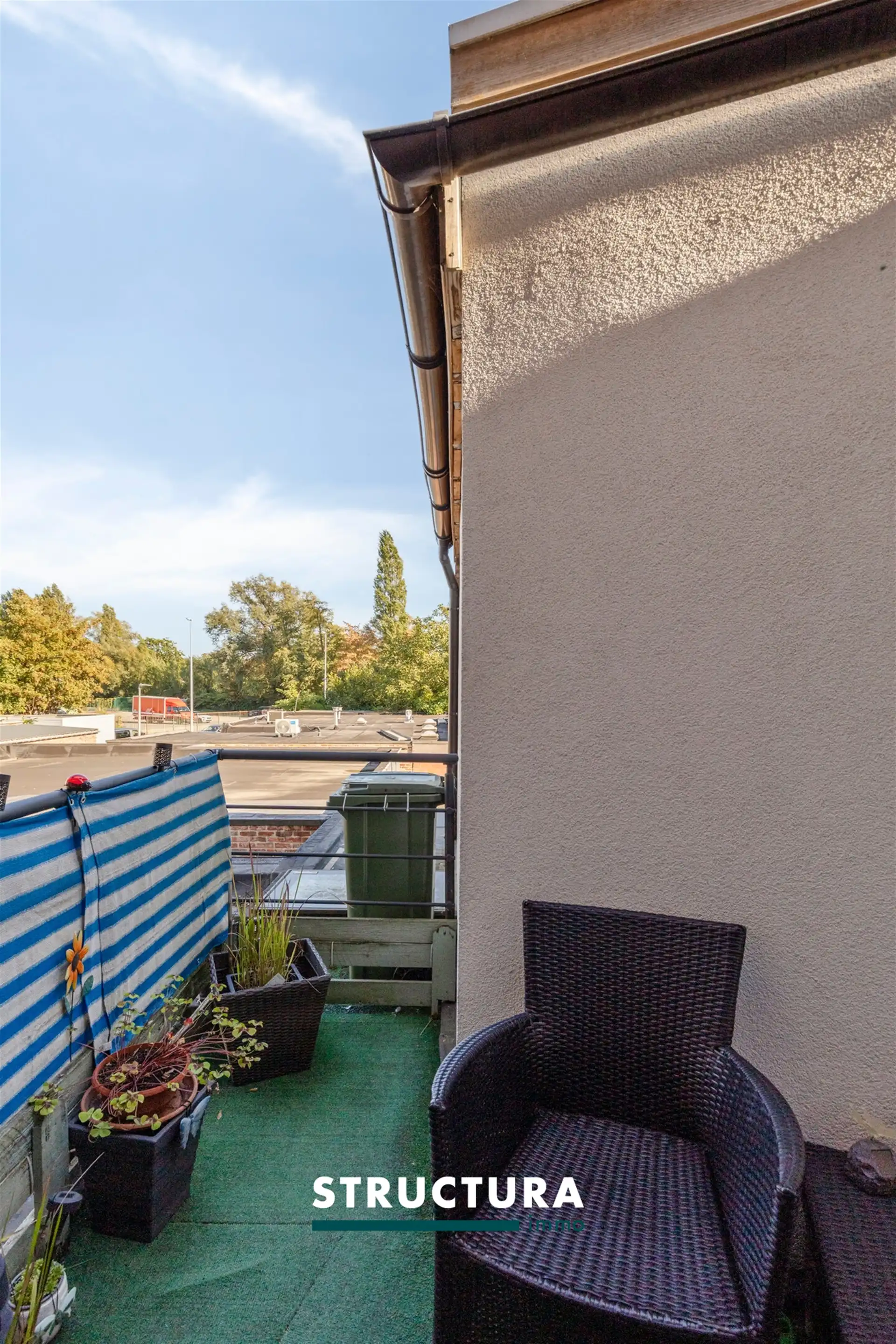 Modern en lichtrijk appartement met terras in hartje Lebbeke foto 6