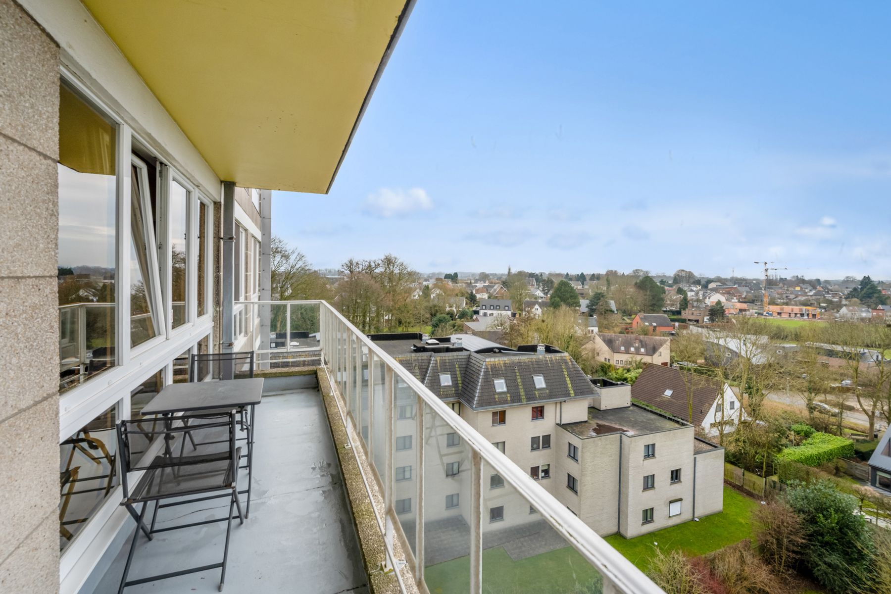 Instapklaar 3-slaapkamerappartement met terras en uitzicht foto 12