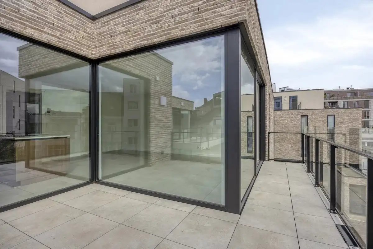 PRACHTIG NIEUWBOUWAPPARTEMENT MET 2 SLPK'S IN CENTRUM HASSELT foto 9