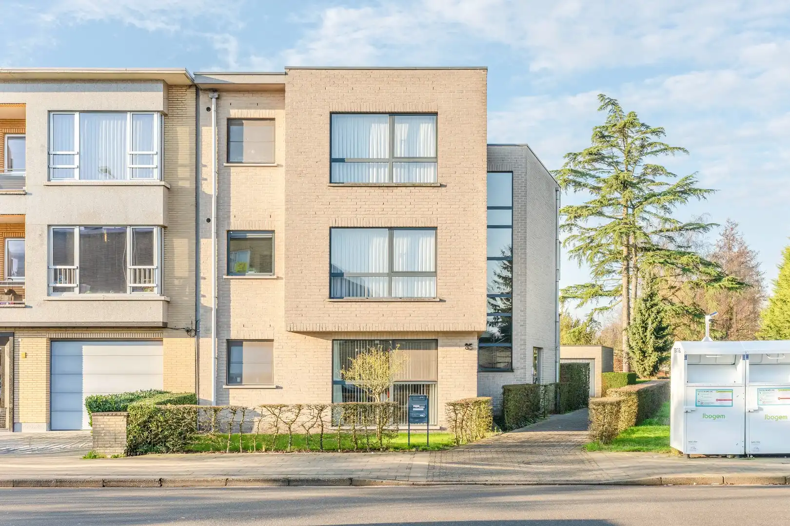 Hoofdfoto van de publicatie: Centraal en rustig gelegen appartementsgebouw