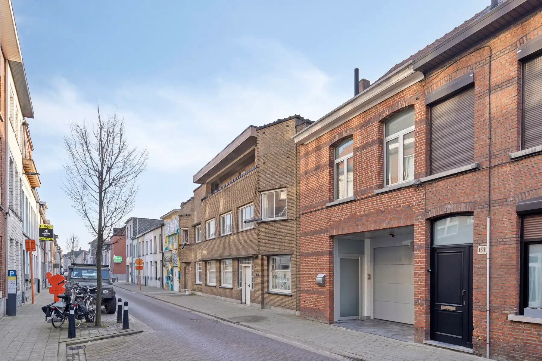 Gezellige woning met terras en een ruime garage te Lier. foto {{pictureIndex}}