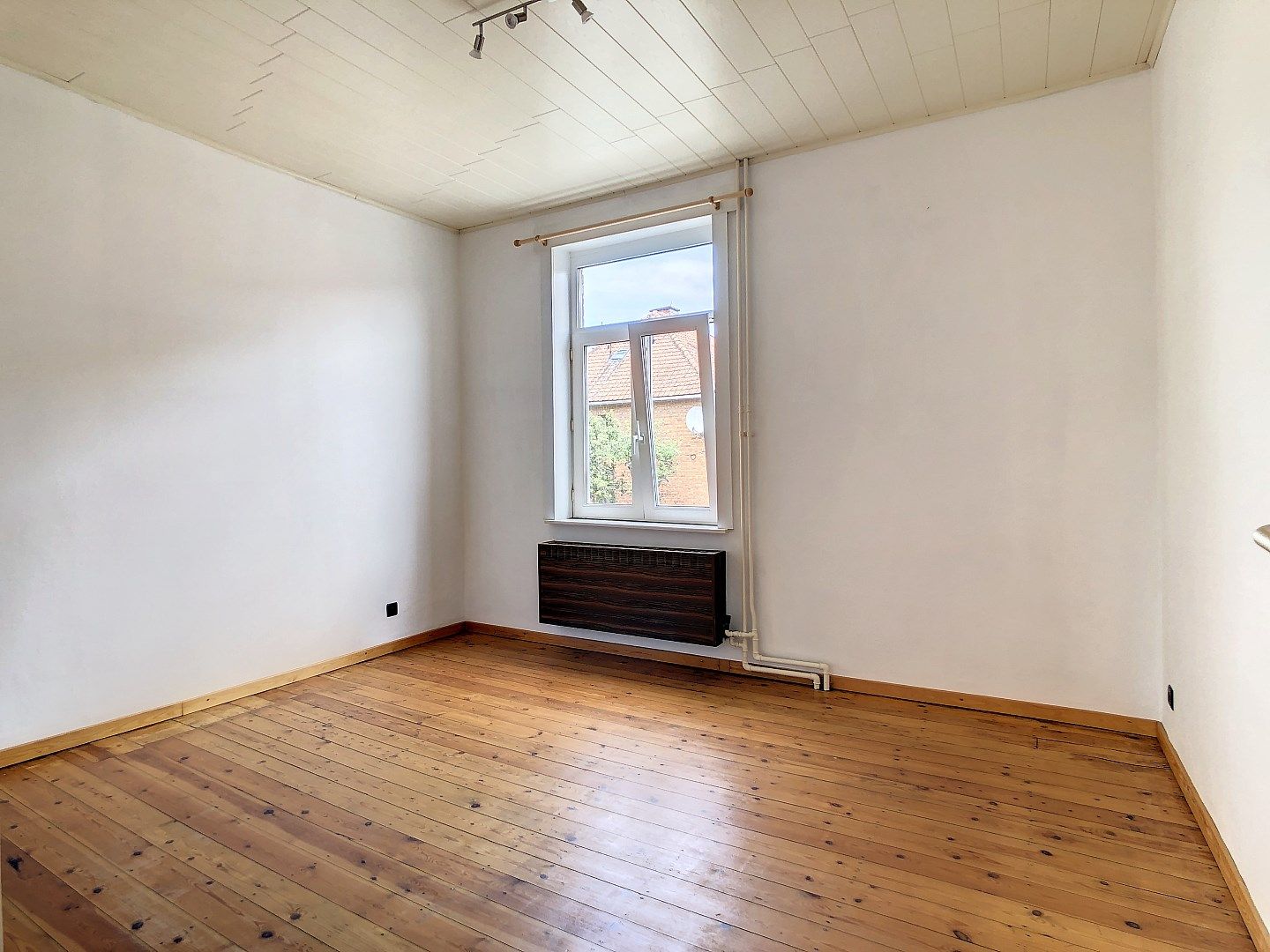 Centraal gelegen stadswoning met drie slaapkamers en aangename stadstuin – EPC 335 kWh/m² - bewoonbare oppervlakte 92 m²  foto 12