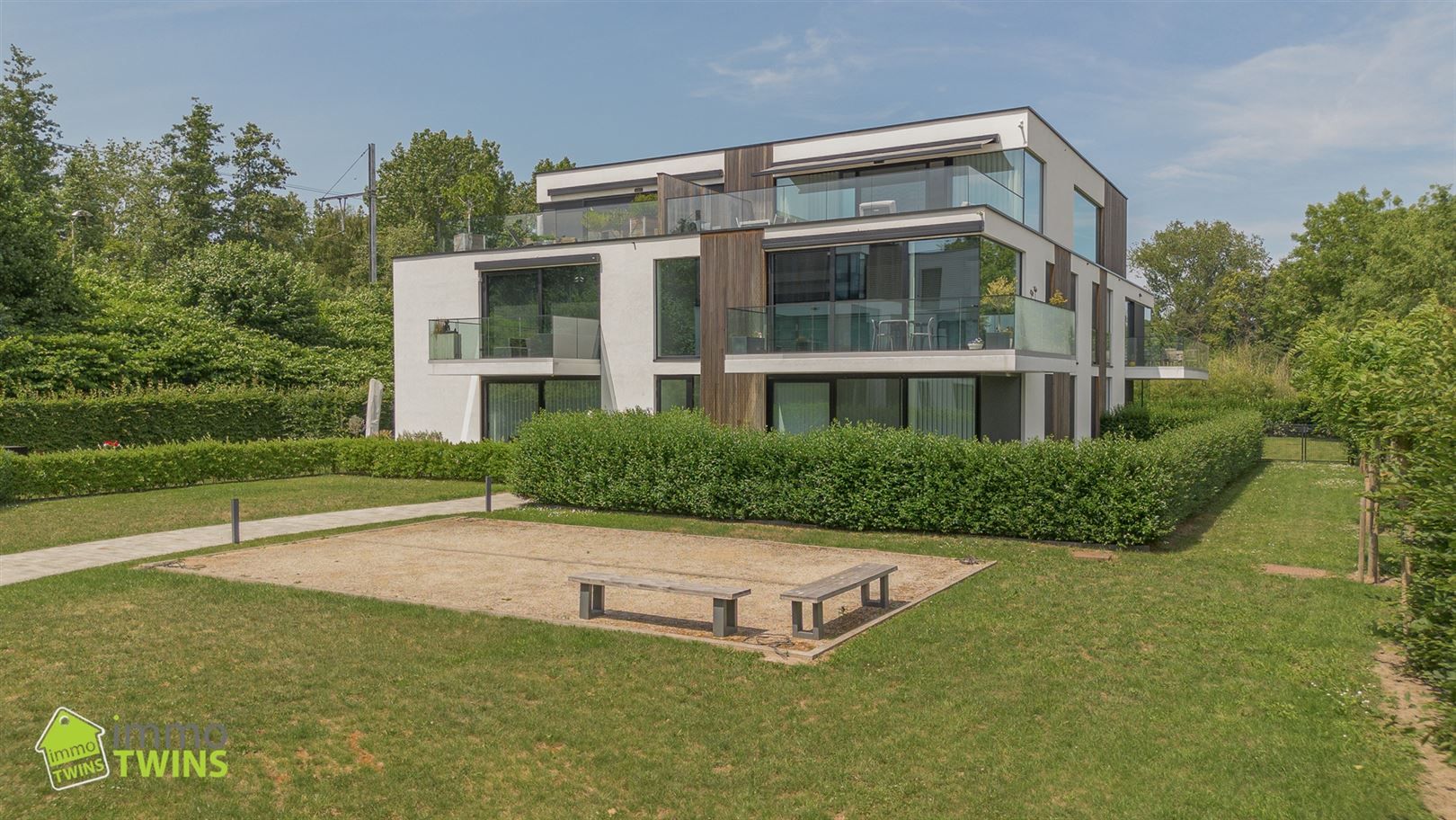 Uniek gelijkvloers BEN-appartement met tuin foto {{pictureIndex}}
