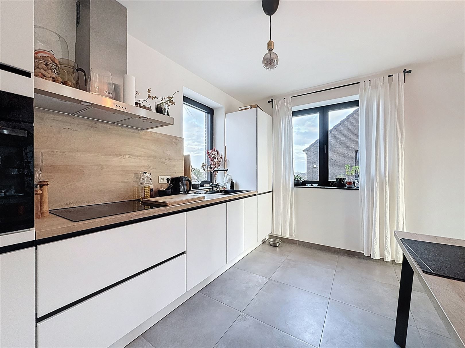 Moderne woning met 3 slpks, tuin, parking foto 15