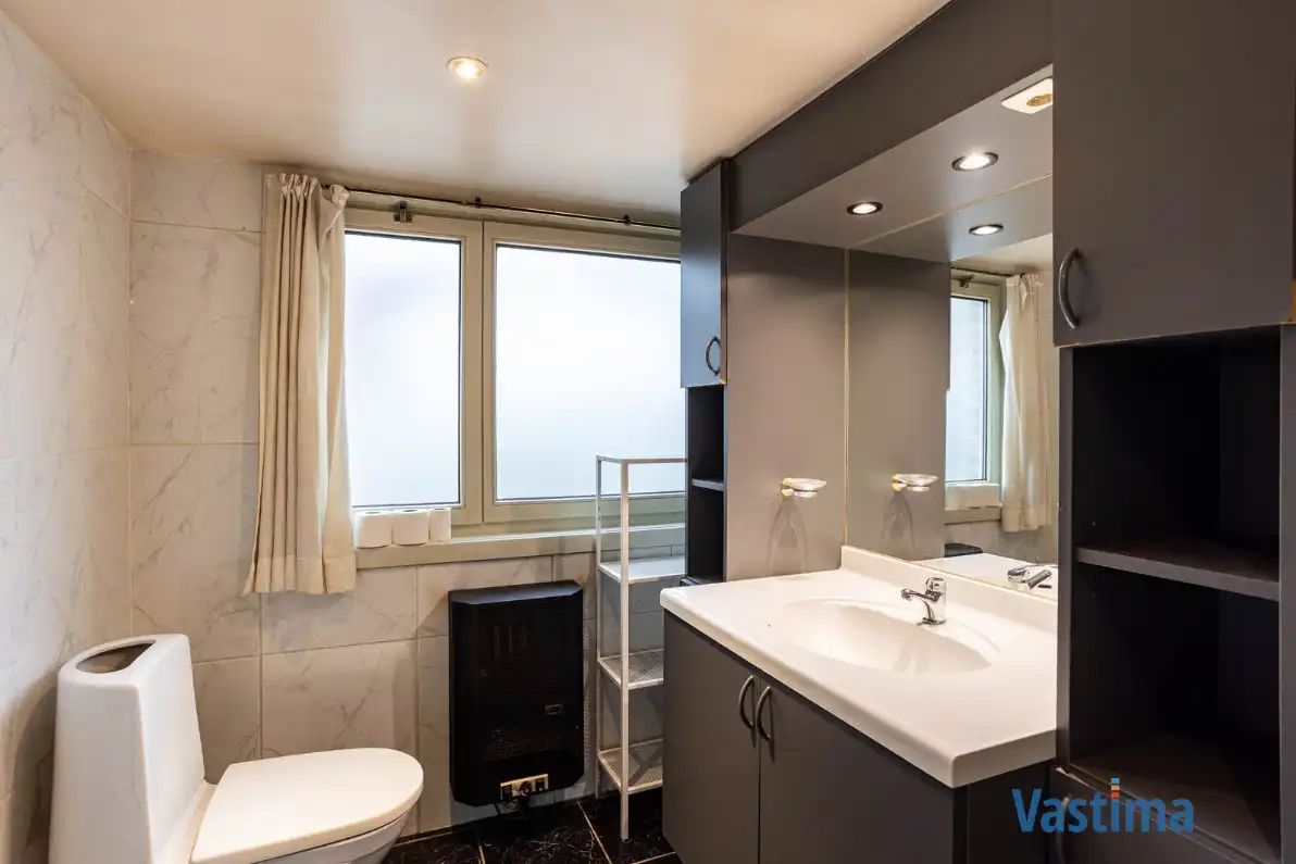 Te renoveren, halfopen woning met zuid gerichte tuin foto 10