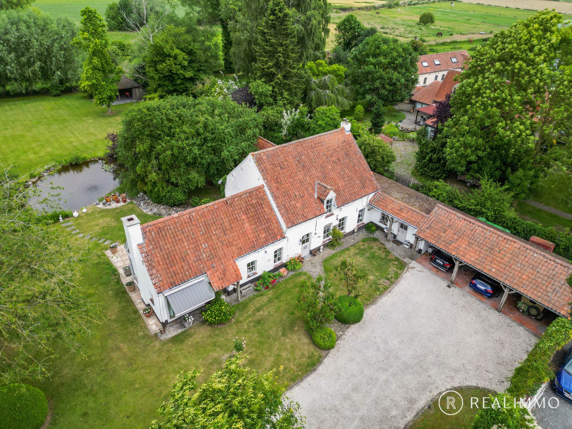 Wonen in alle rust op meer dan 1,2 hectare! foto 5