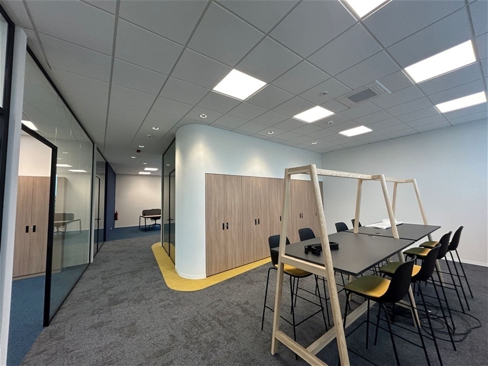 Kantoorgebouw foto 14