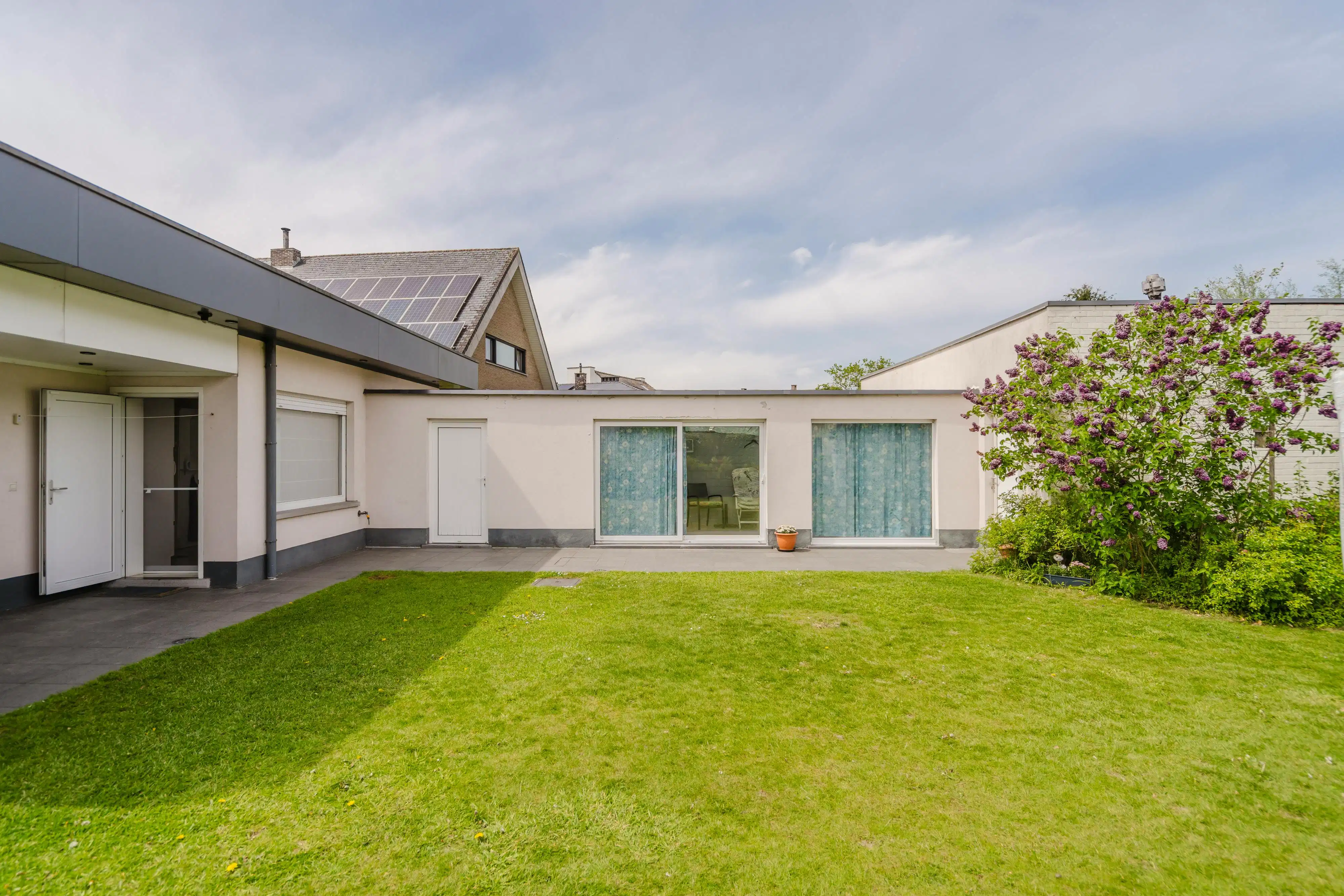 Gelijkvloerse villa met atelier/grote garage nabij het Preshoekbos foto 11