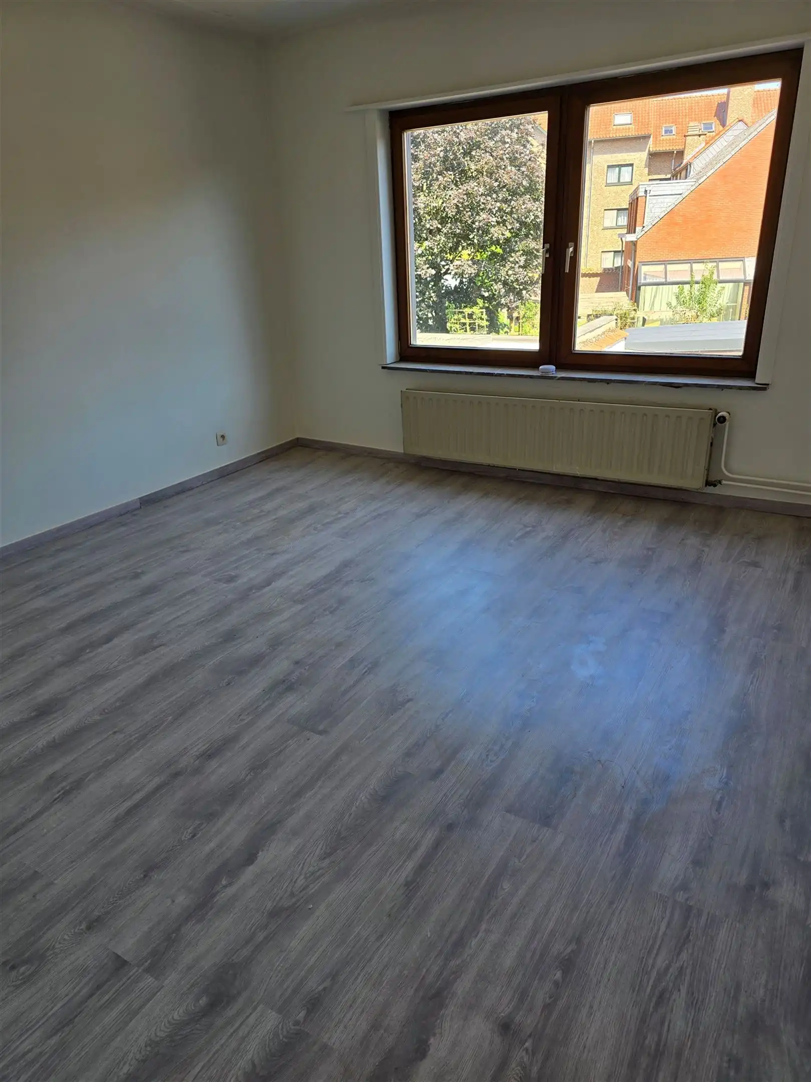 Gunstig gelegen rijwoning in het centrum van Vrasene. foto 8